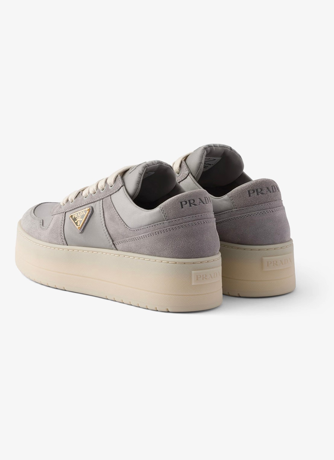 Prada Downtown Bold Re-Nylon sneaker met suède details - achterkant grijs