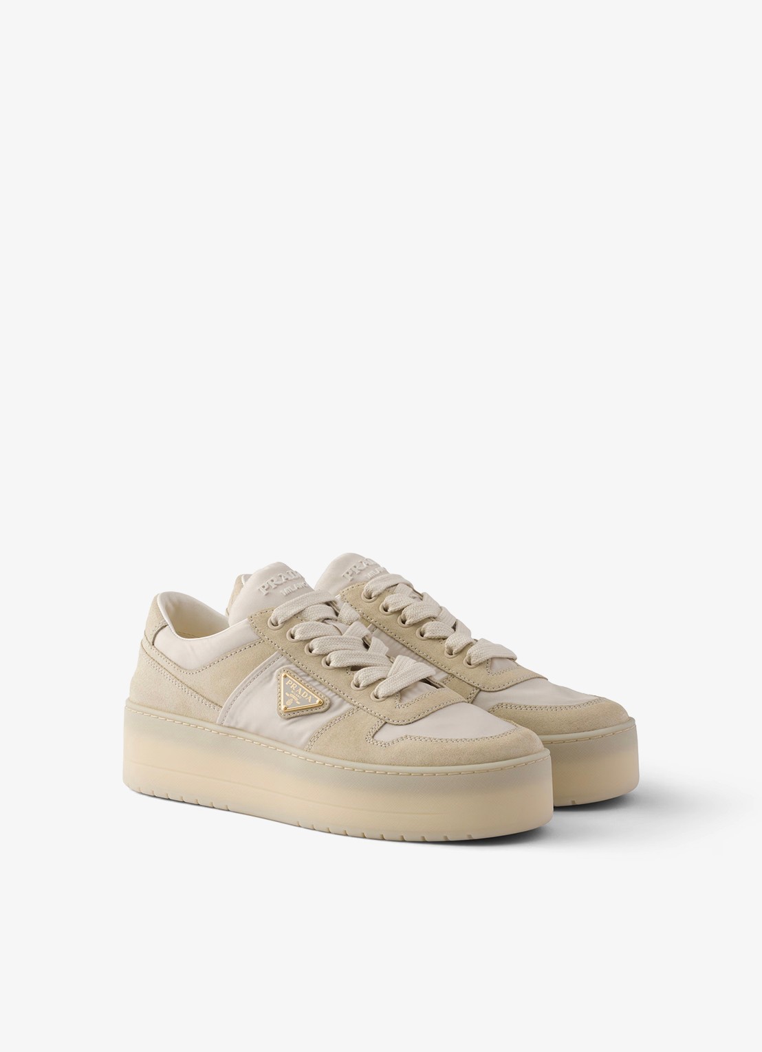 Prada Downtown Bold Re-Nylon sneaker met suède details - voorkant 5 beige