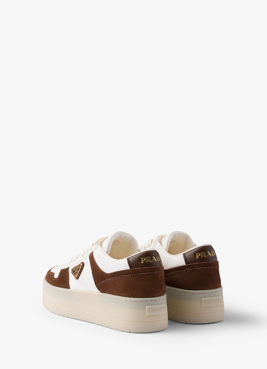 Prada Downtown Bold sneaker van lamsleer met sùede details - achterkant bruin