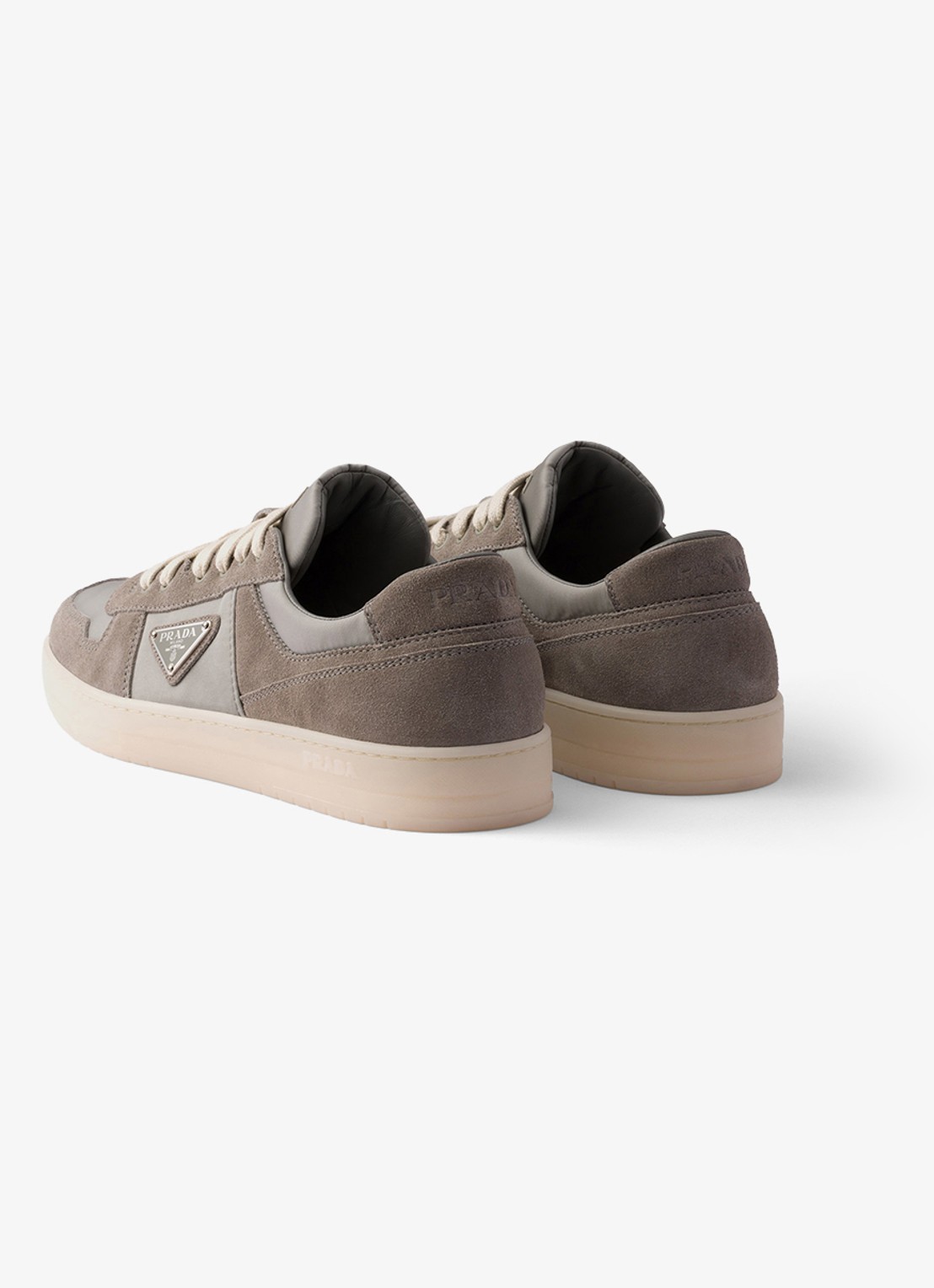 Prada Downtown Re-Nylon sneaker met suède details - achterkant 3 taupe