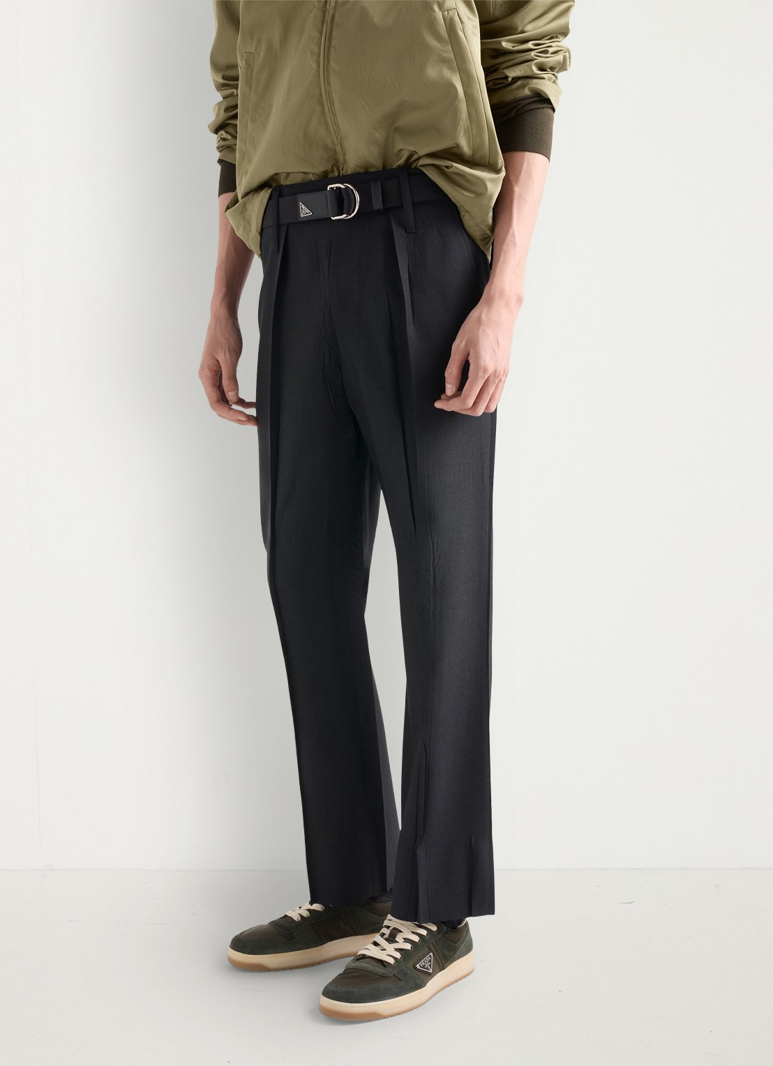 Prada Downtown Re-Nylon sneaker met suède details - detail 5 groen