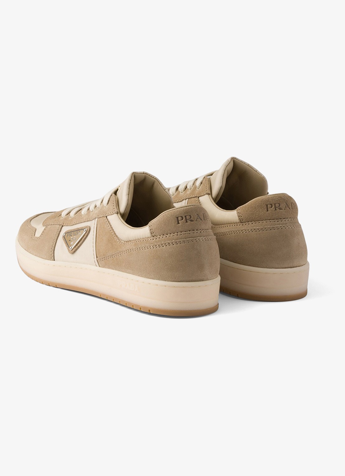 Prada Downtown Re-Nylon sneaker met suède details - achterkant beige