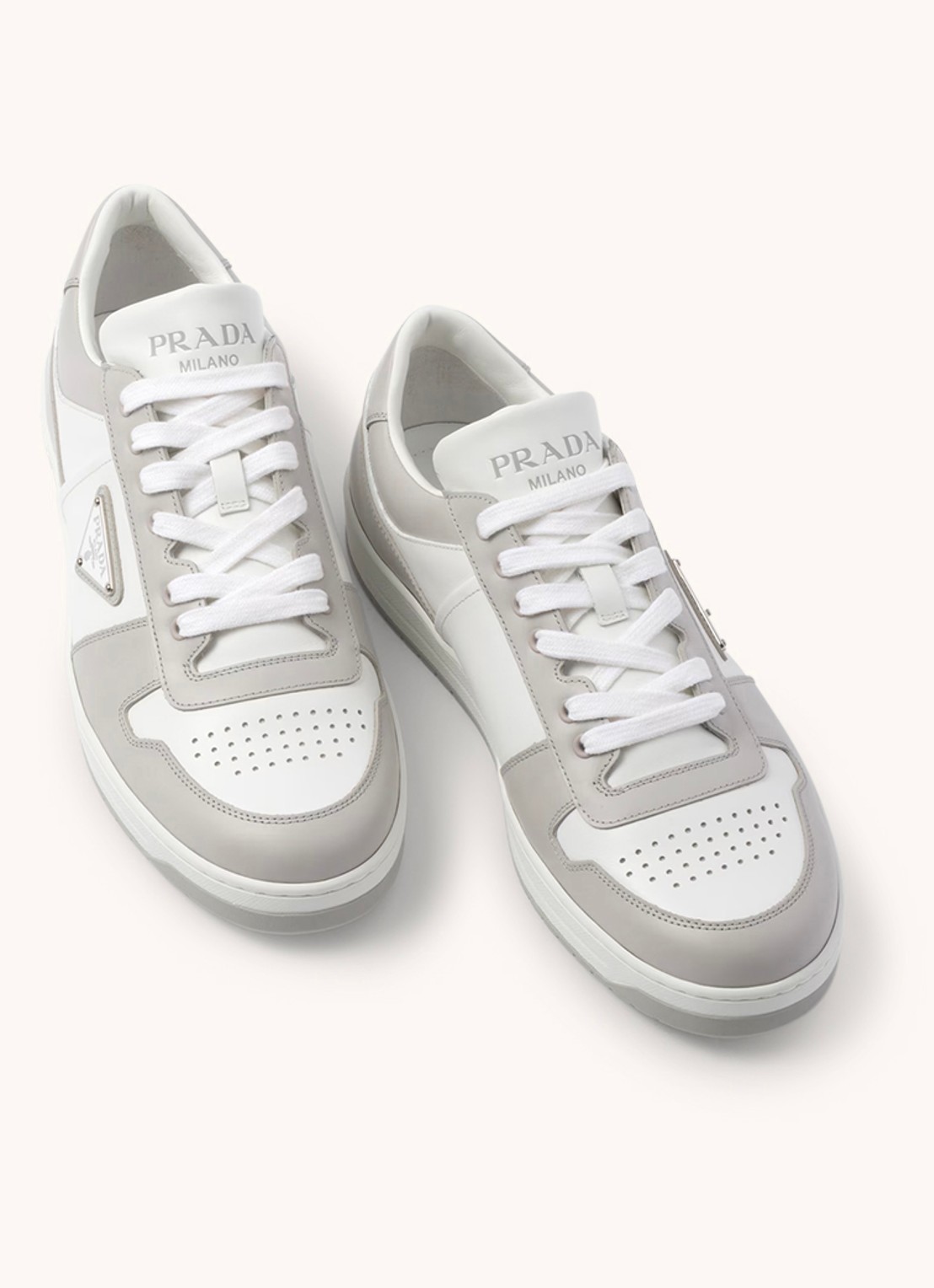 Prada Downtown sneaker van leer - detail 4 lichtgrijs