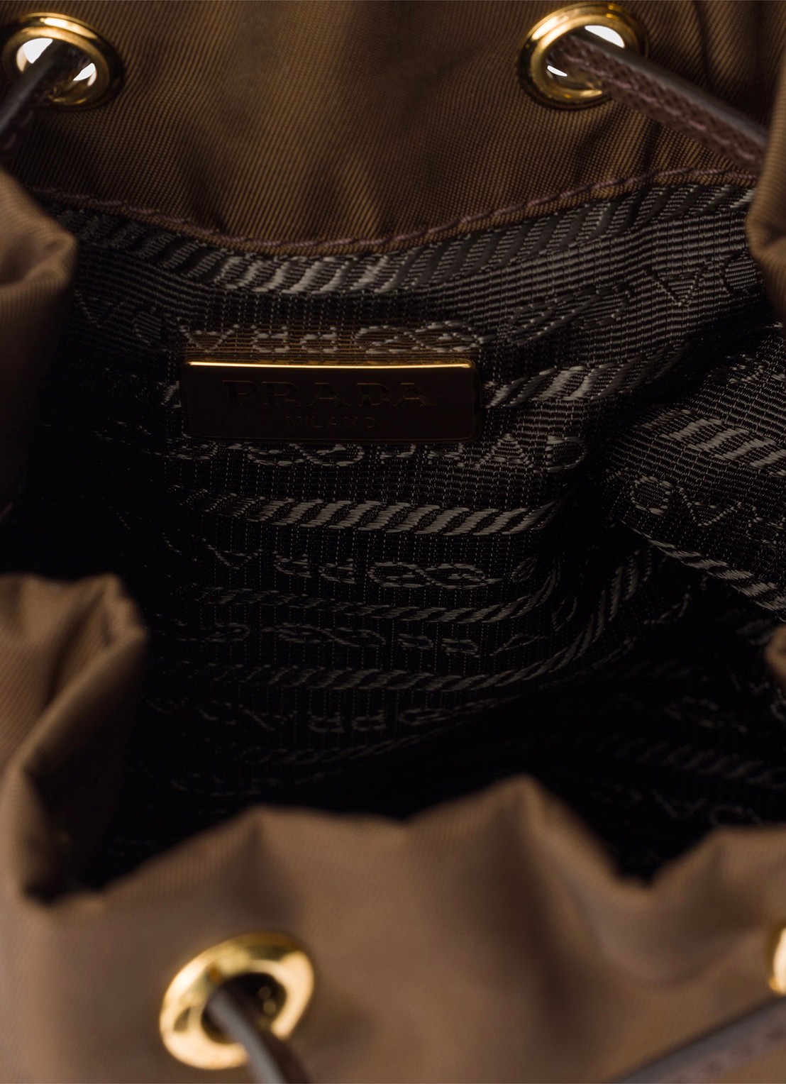 Prada Duet Re-Nylon handtas met leren details - detail 3 donkerbruin