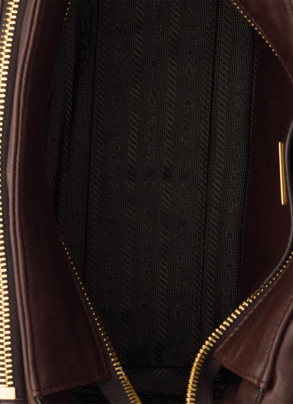 Prada Explore Medium schoudertas van lamsleer - detail 5 donkerbruin