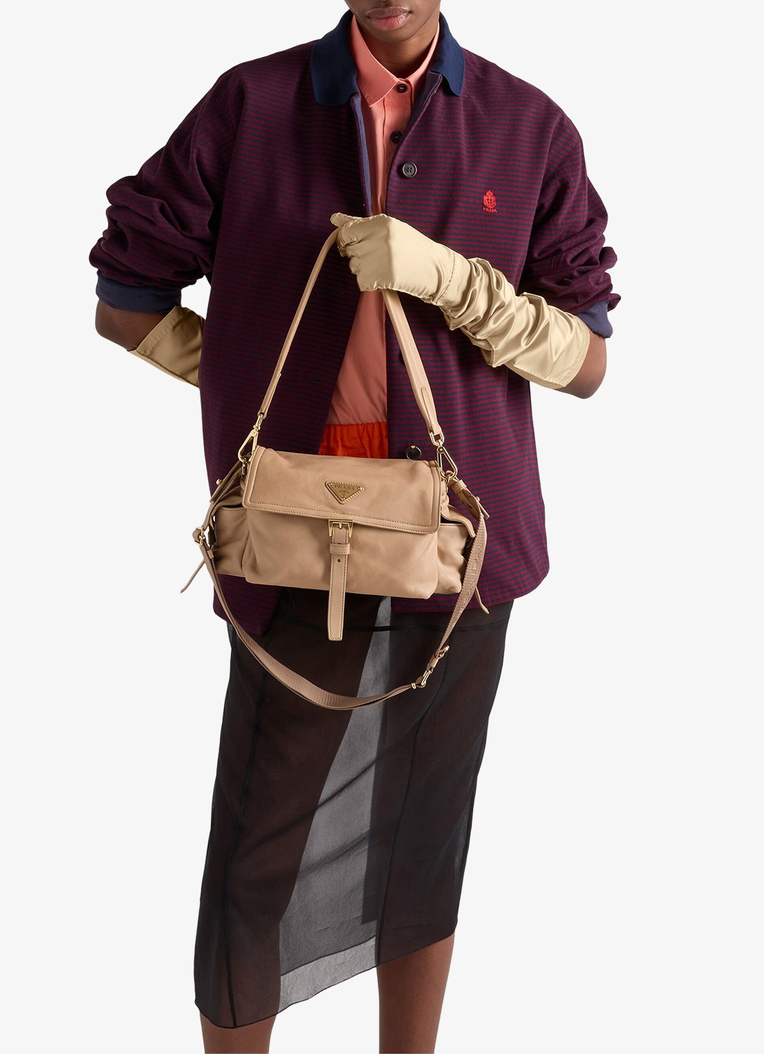 Prada Explore Medium schoudertas van lamsleer - detail 4 beige