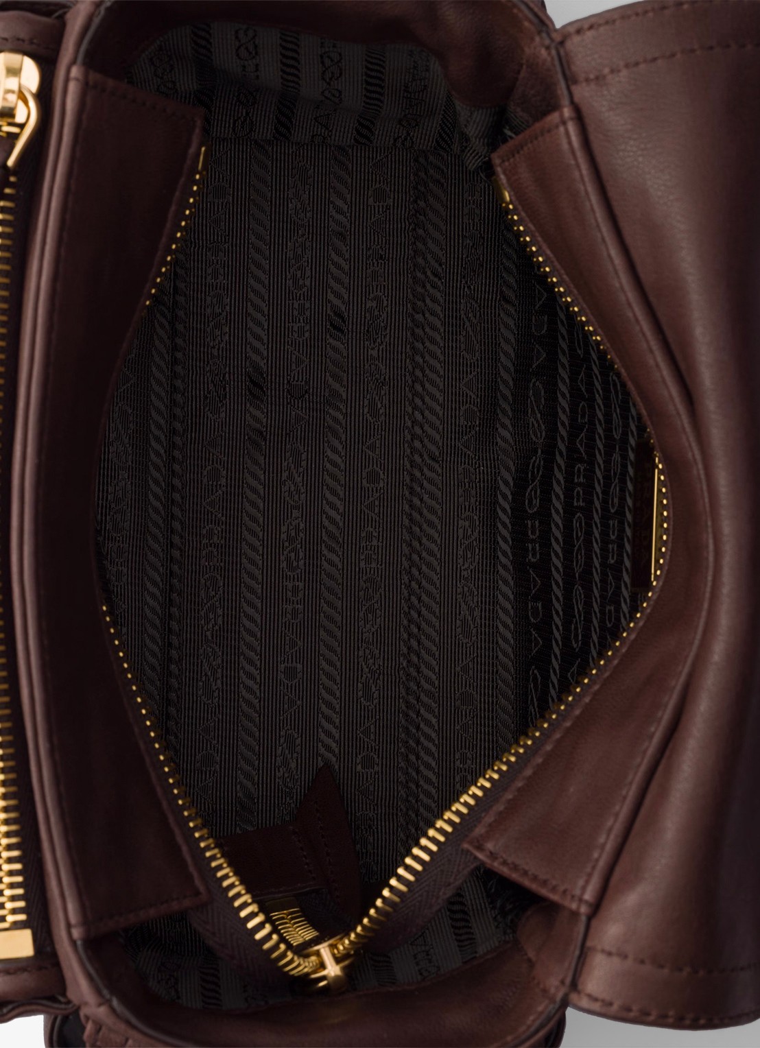Prada Explore Mini schoudertas van lamsleer - detail 6 donkerbruin