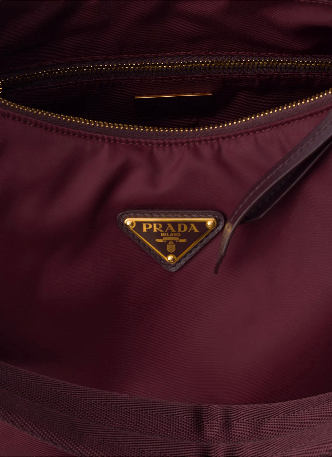 Prada Explore Re-Nylon Large schoudertas met leren details - detail 6 bordeauxrood