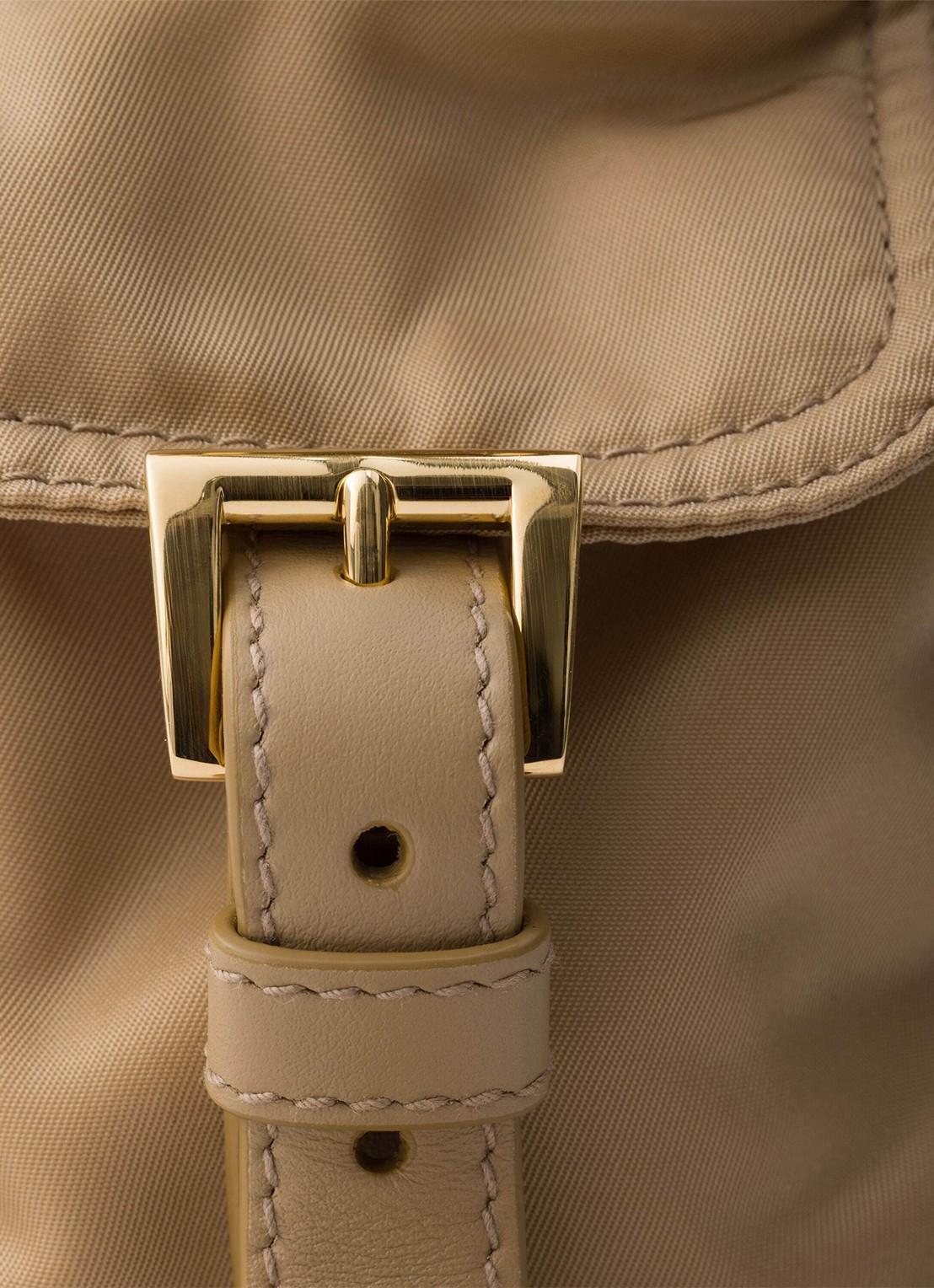 Prada Explore Re-Nylon Medium schoudertas met leren details - detail 4 beige
