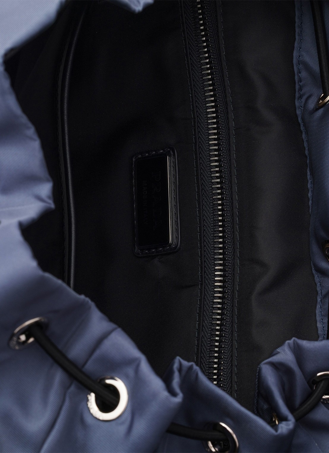 Prada Explore Re-Nylon rugzak met leren details - detail 5 donkerblauw