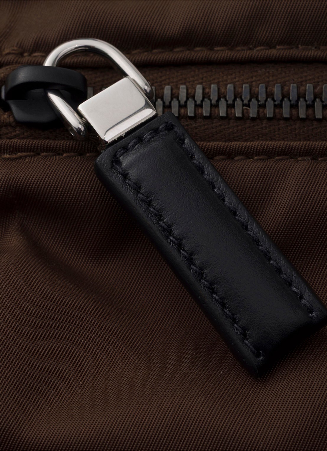 Prada Explore Re-Nylon schoudertas met leren details - detail 3 bruin