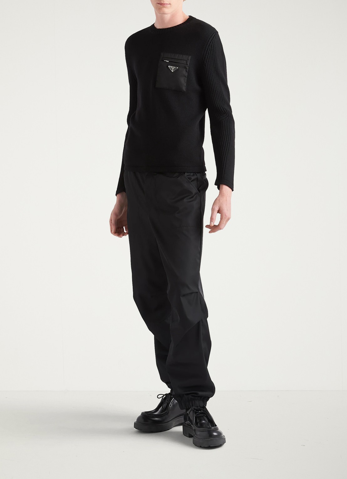 Prada Fijngebreide pullover van scheerwol met borstzak - detail zwart
