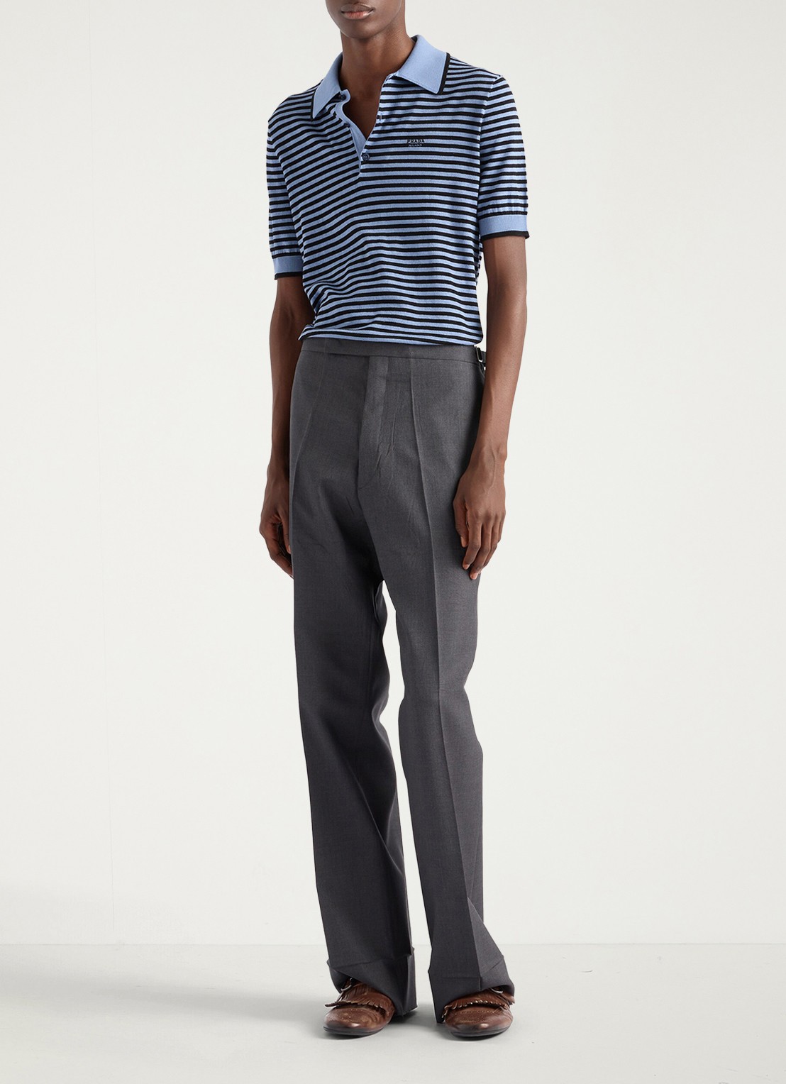 Prada Fijngebreide regular fit polo met streepprint en logoborduring - voorkant 4 blauw
