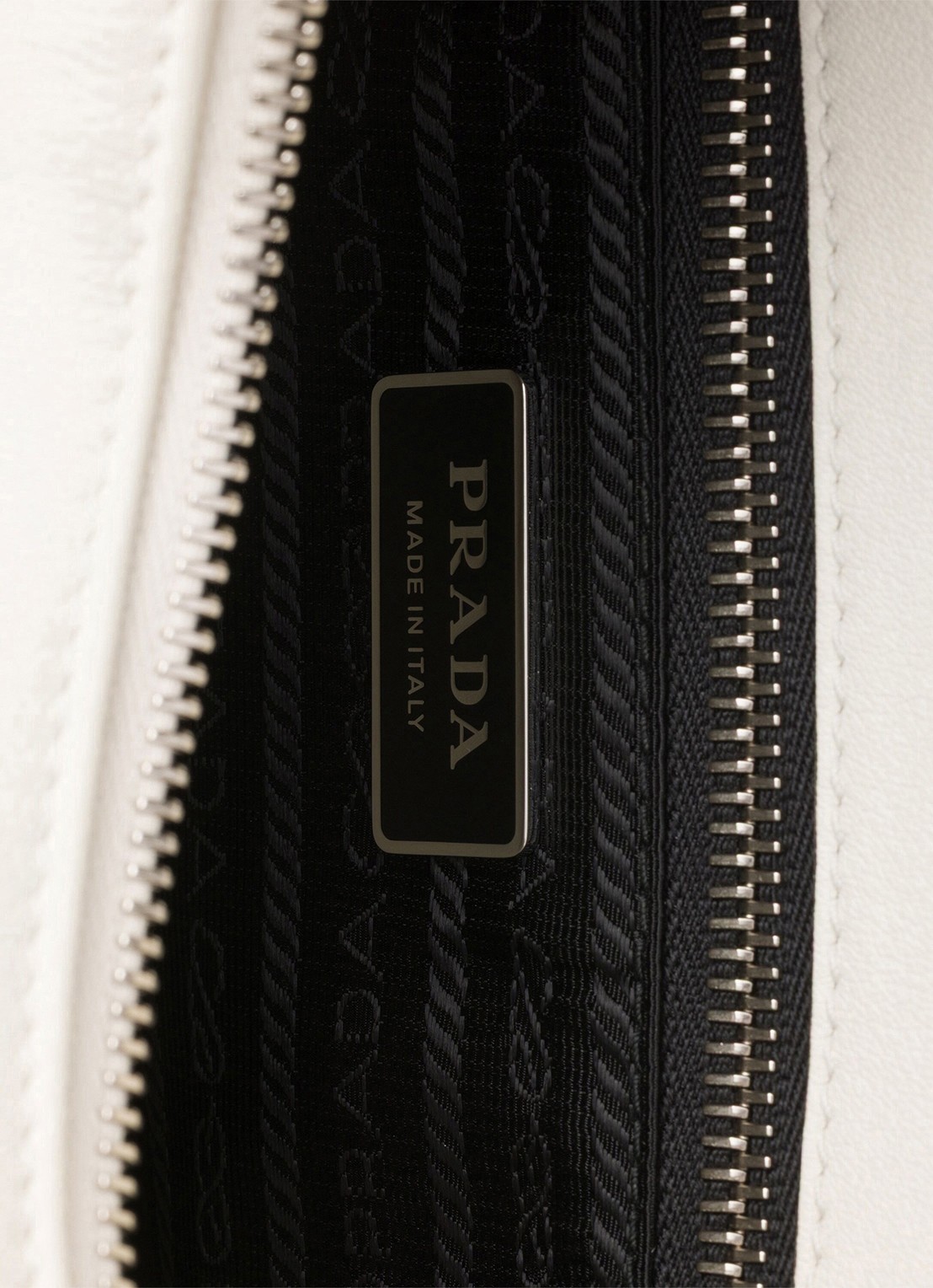 Prada Fold Large schoudertas van kalfsleer - detail 4 gebroken wit