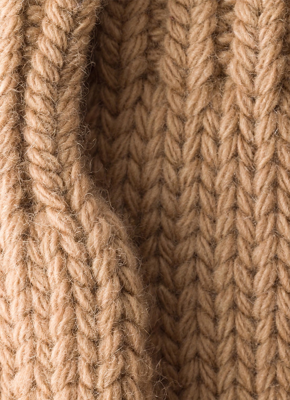 Prada Grofgebreide handschoenen in kasjmierblend met logo - detail beige