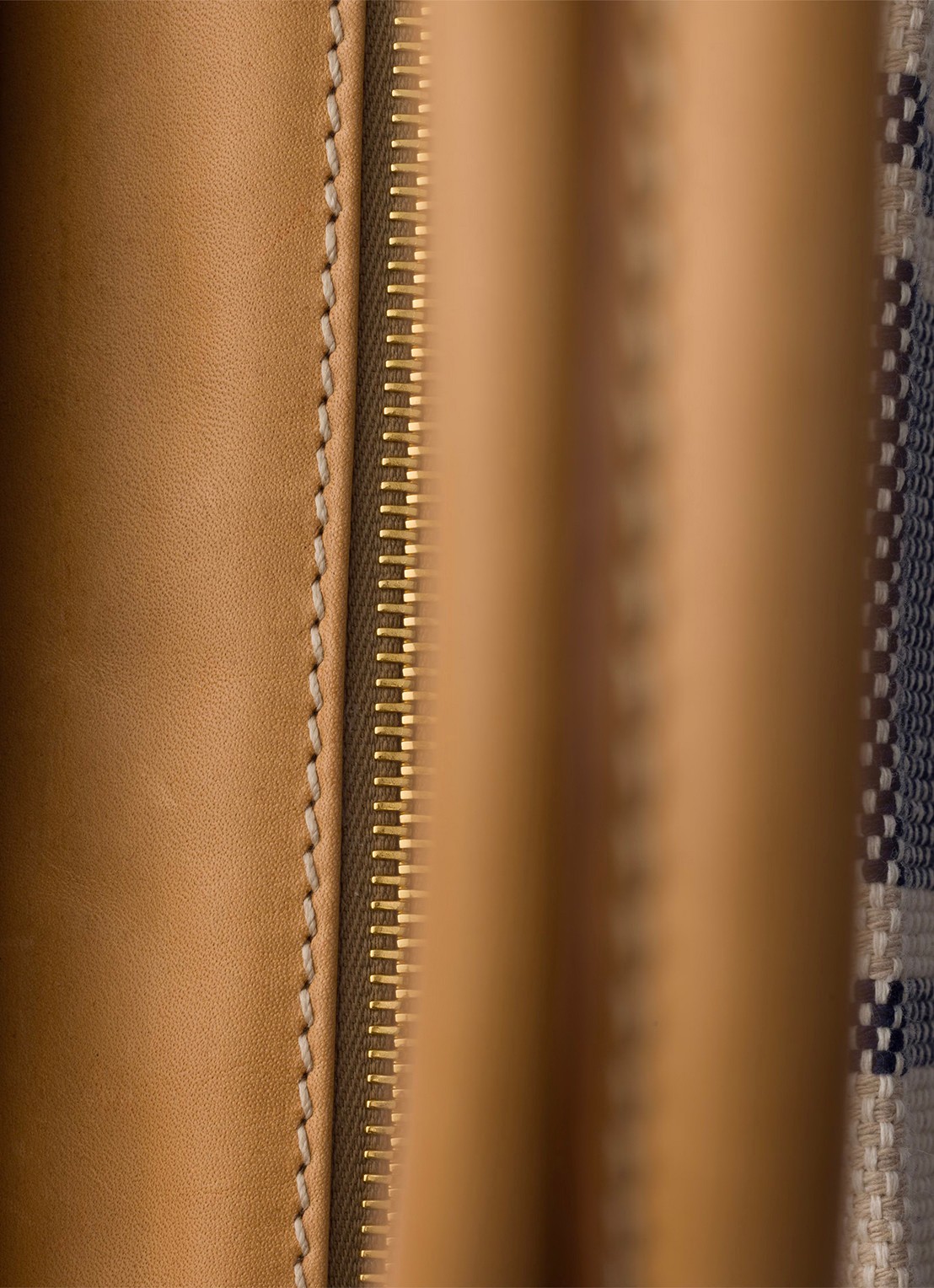 Prada Large schoudertas met leren details - detail 2 beige