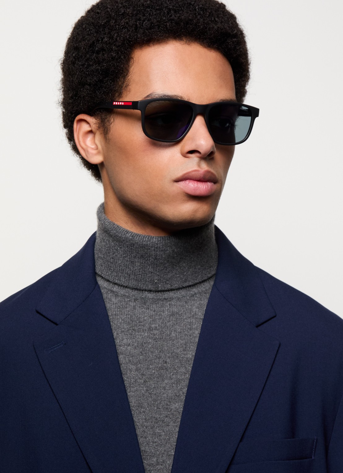 Prada Linea Rossa Wayfarer zonnebril PR06YS - voorkant 2 zwart