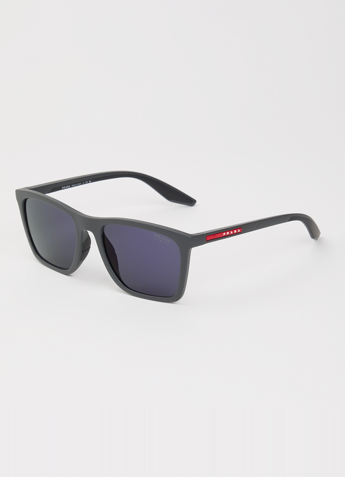 Prada Linea Rossa Wayfarer zonnebril PS B08S - voorkant 4 grijs