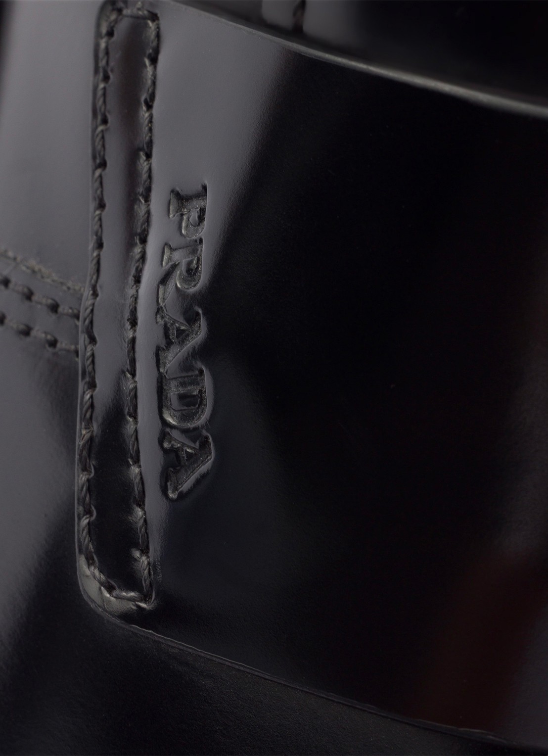 Prada Loafer van kalfsleer met glanzende finish - detail 6 zwart