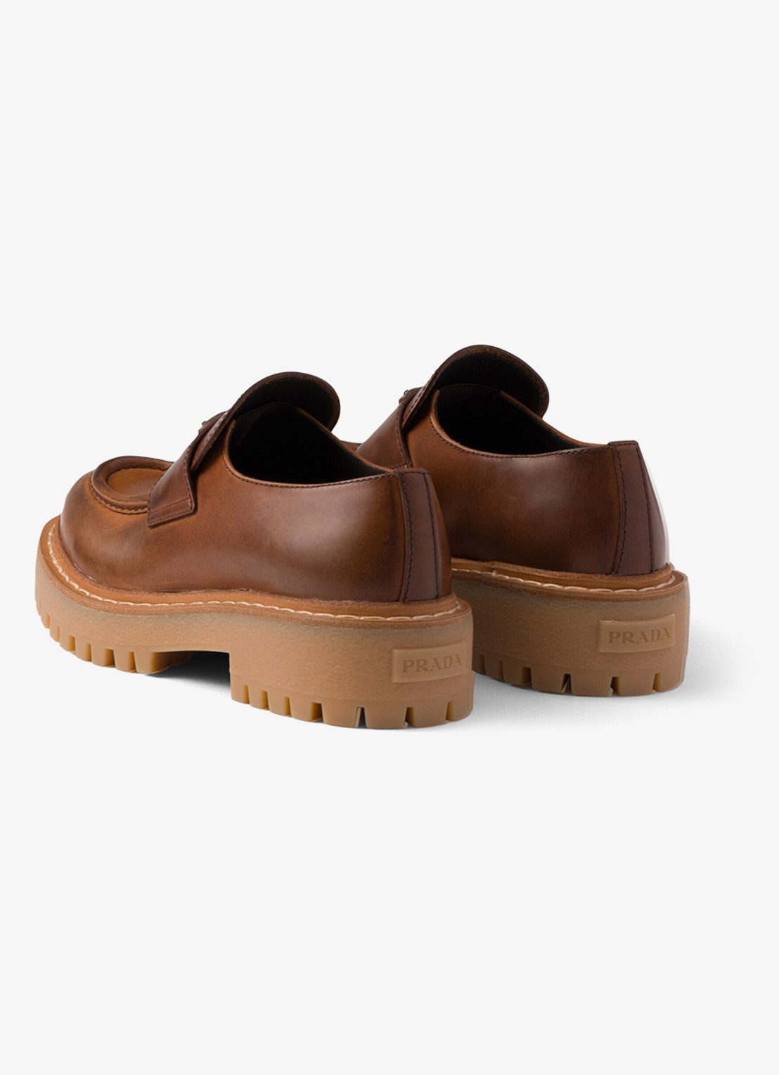 Prada Loafer van kalfsleer met logo - achterkant 6 bruin