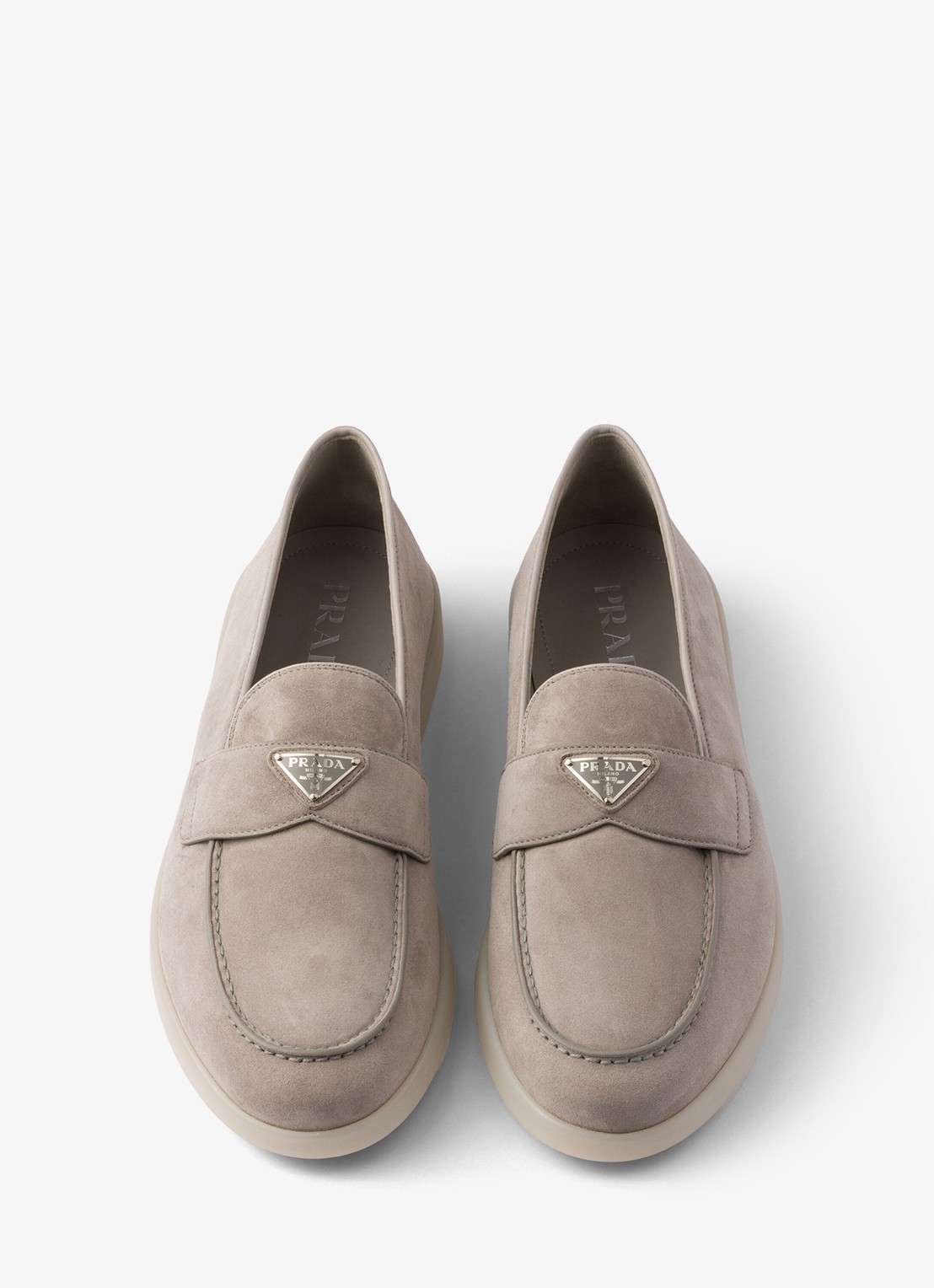 Prada Loafer van kalfssuède - detail 3 grijs