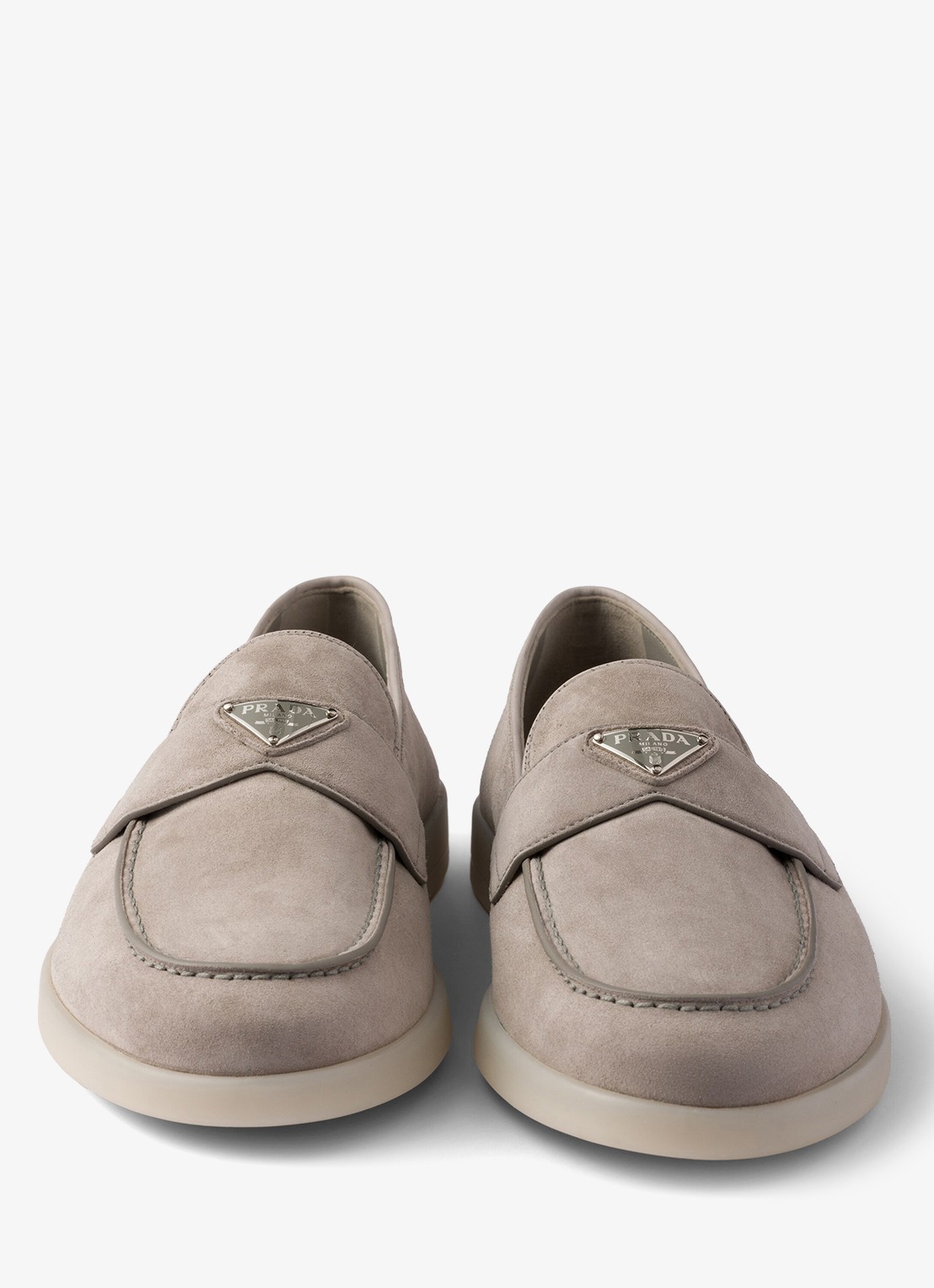 Prada Loafer van kalfssuède - detail 4 grijs