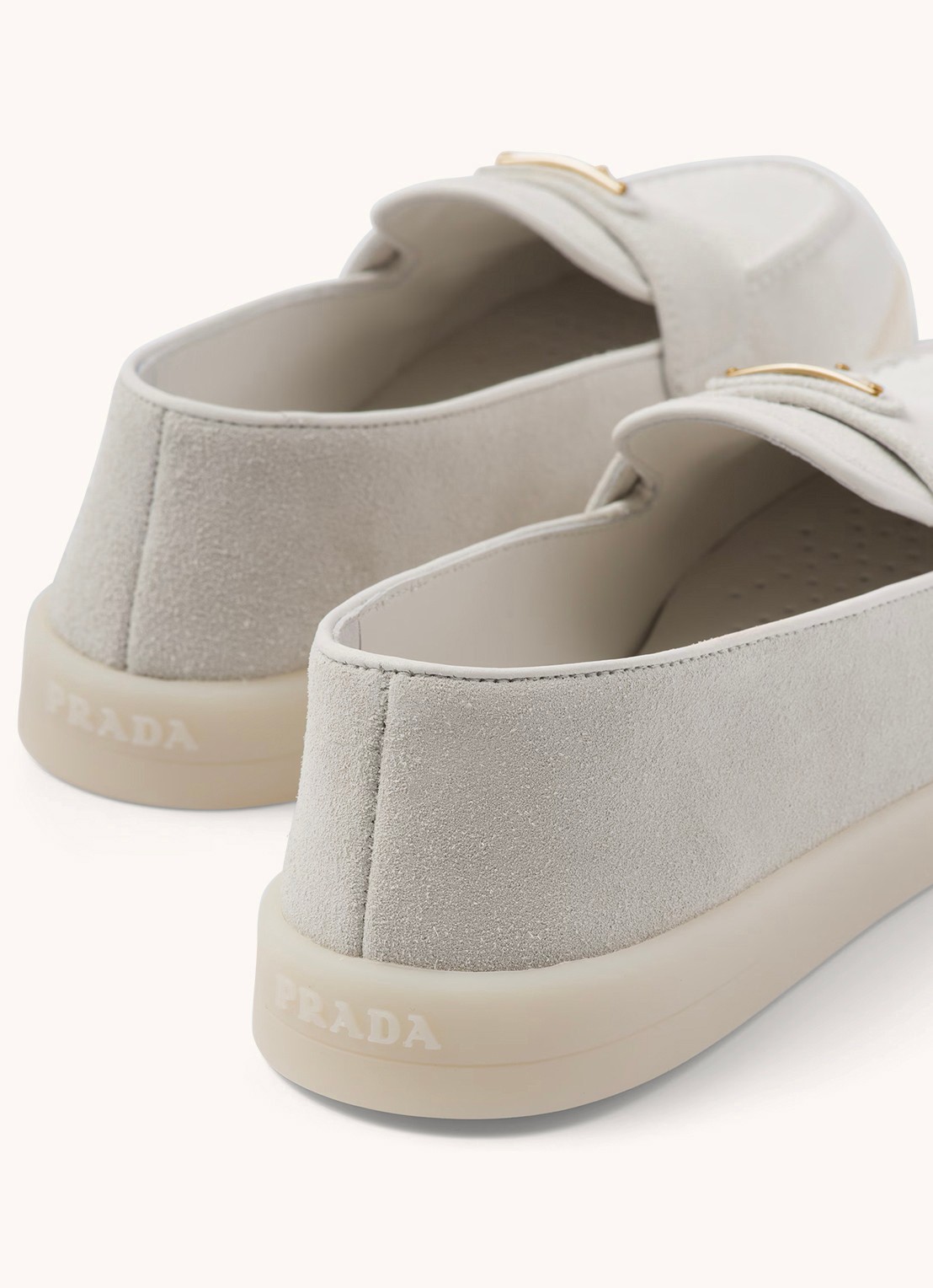 Prada Loafer van suède met logo - detail 7 lichtgrijs