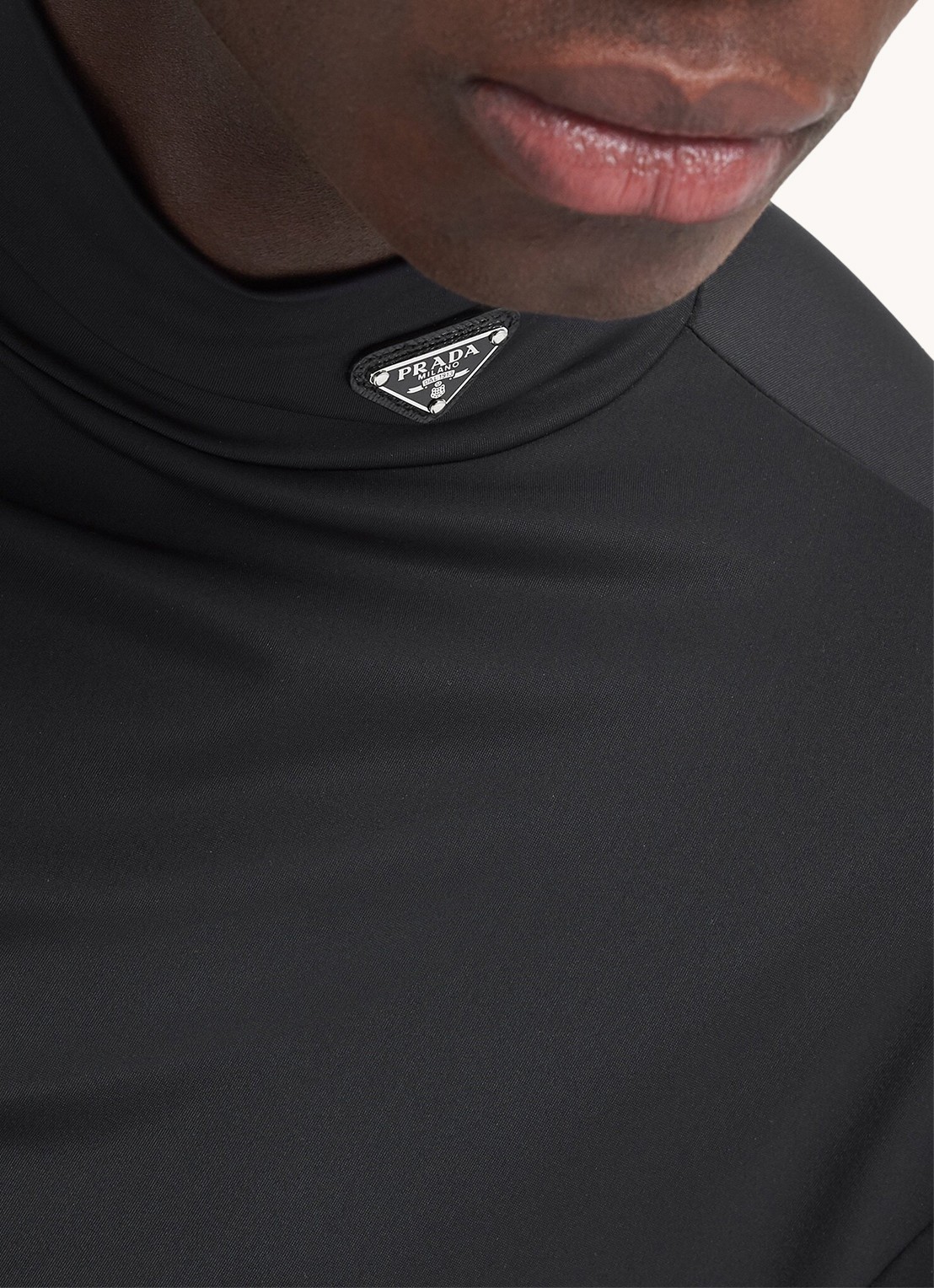 Prada Longsleeve met col en logo - achterkant zwart