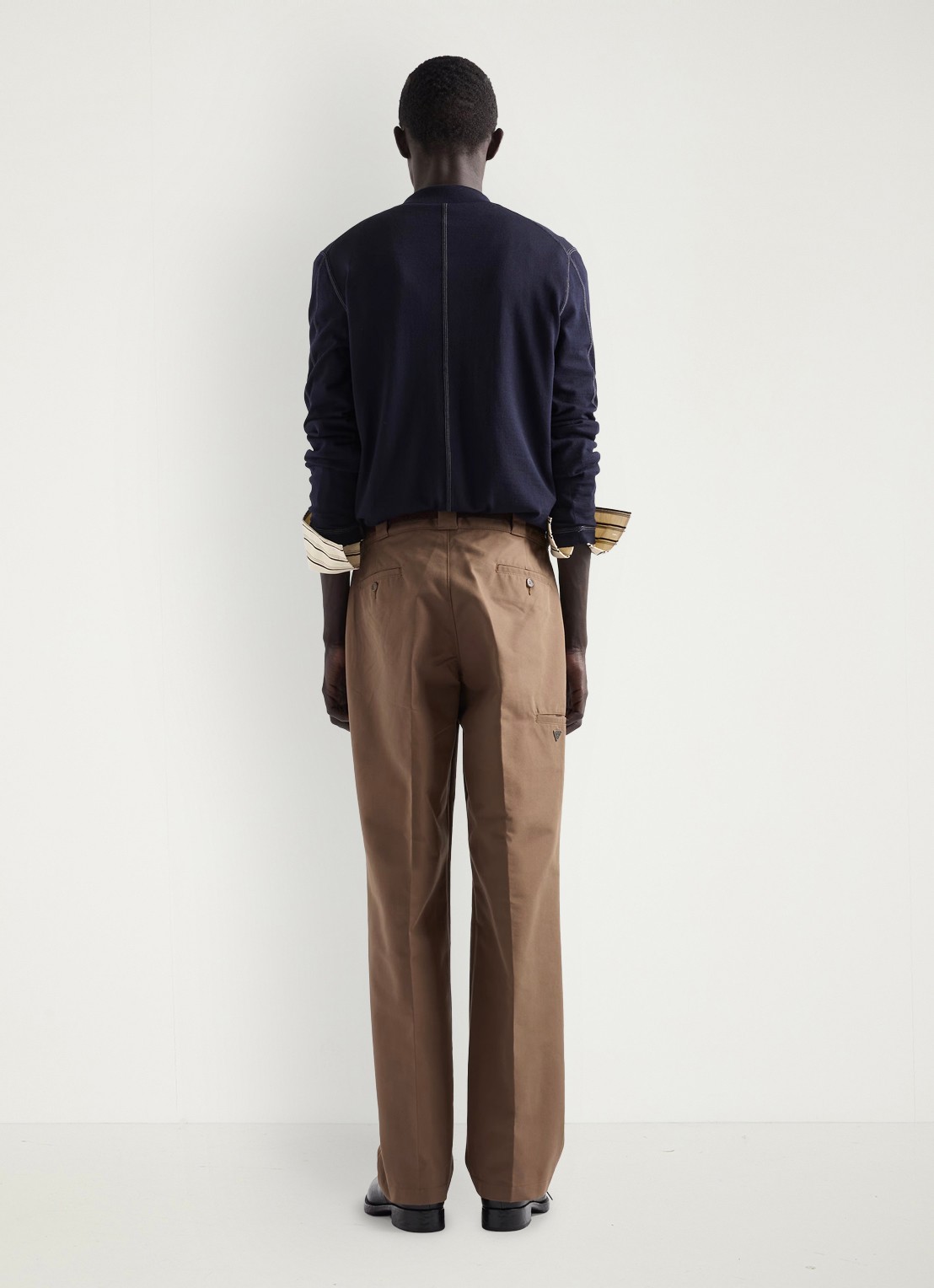 Prada Loose fit chino met steekzakken - achterkant bruin