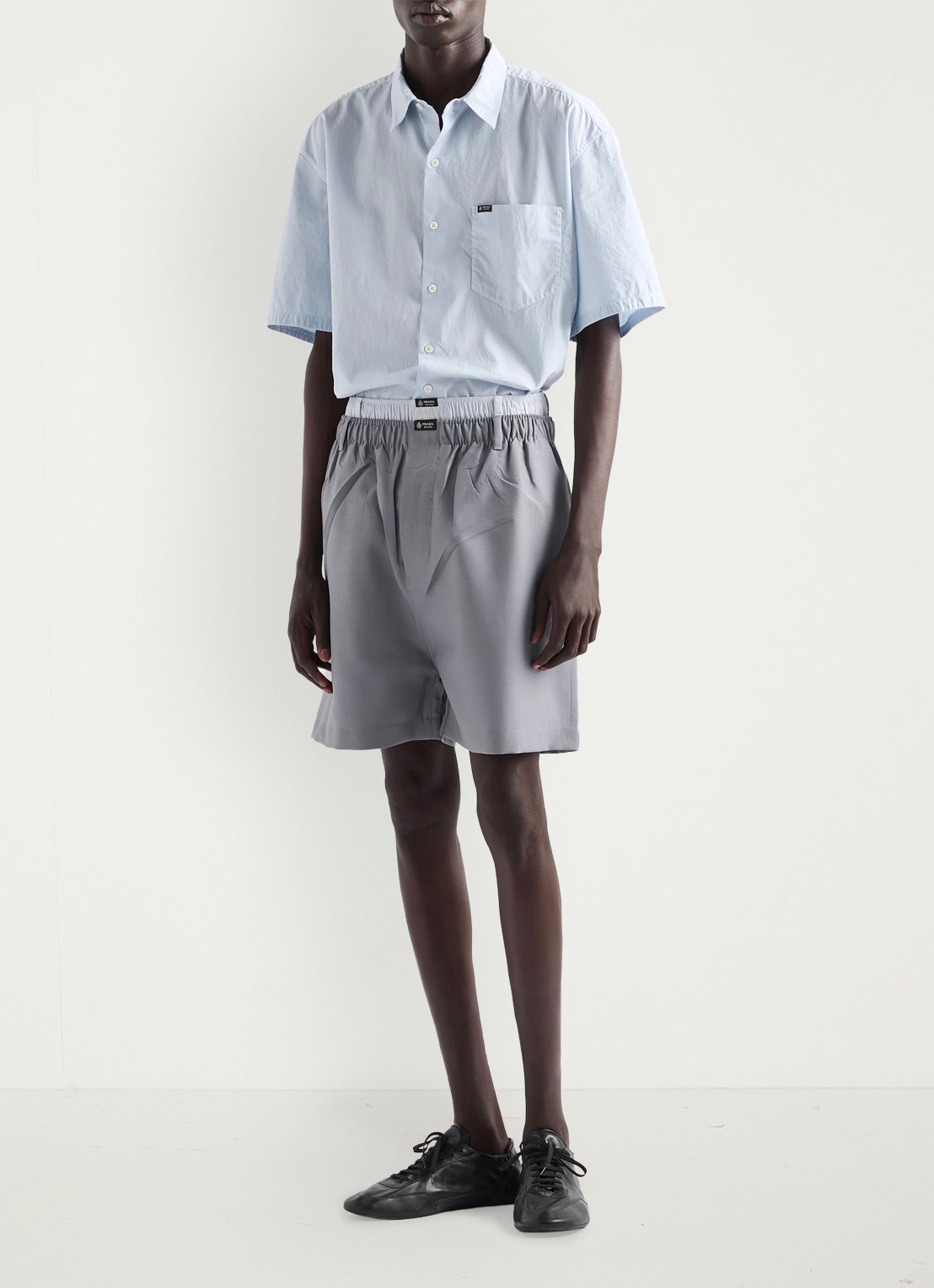 Prada Loose fit overhemd met borstzak - voorkant 2 lichtblauw
