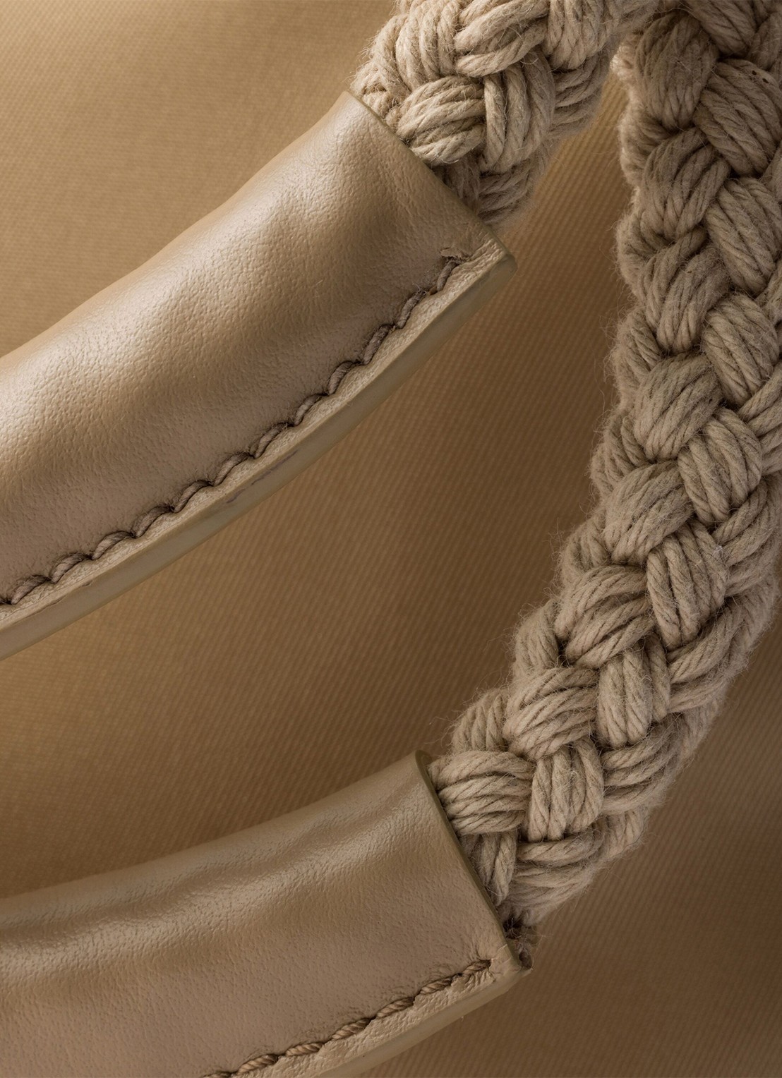 Prada Mariner Re-Nylon Small schoudertas met logo - detail 2 beige