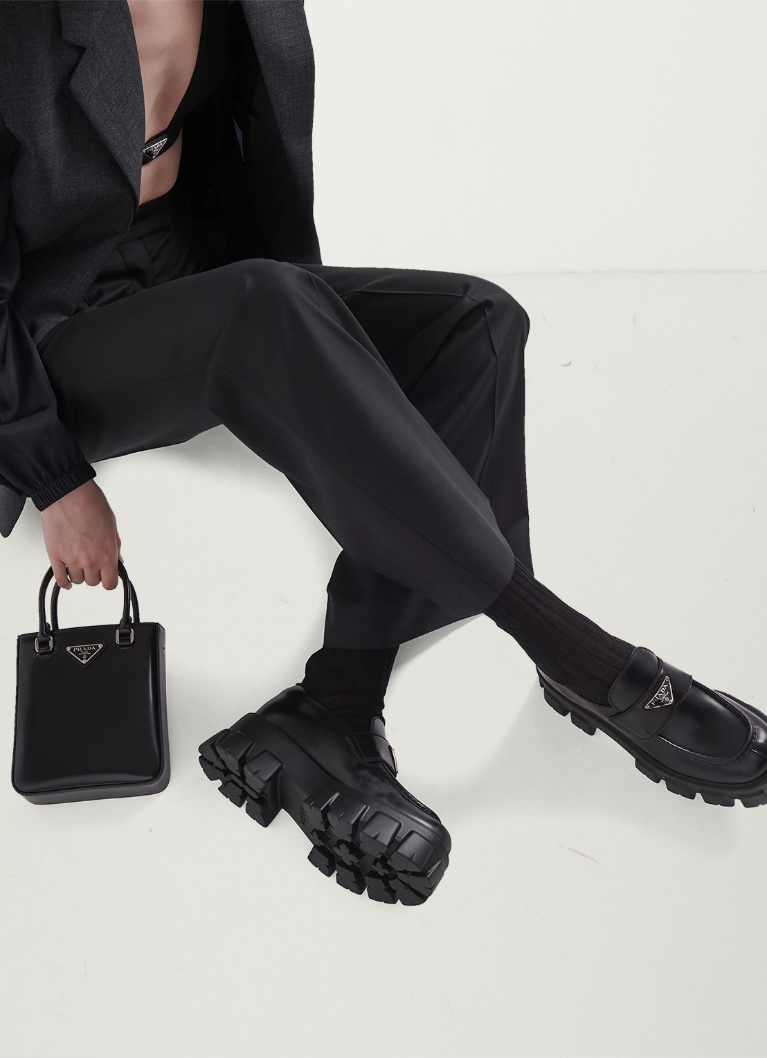 Prada Monolith loafer van leer met plateauzool - achterkant 5 zwart