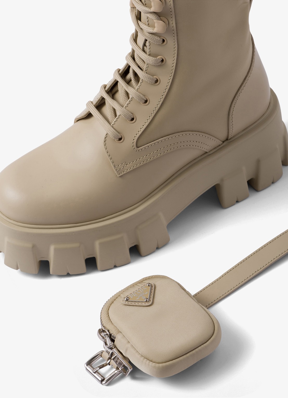 Prada Monolith Re-Nylon biker boot van leer - detail 6 donkerbeige