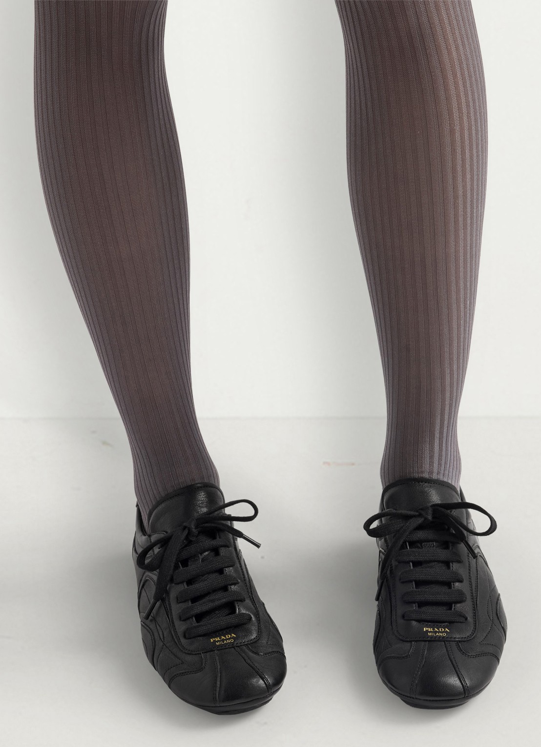 Prada Montecarlo Re-Edition 2005 sneaker van lamsleer - voorkant 3 zwart
