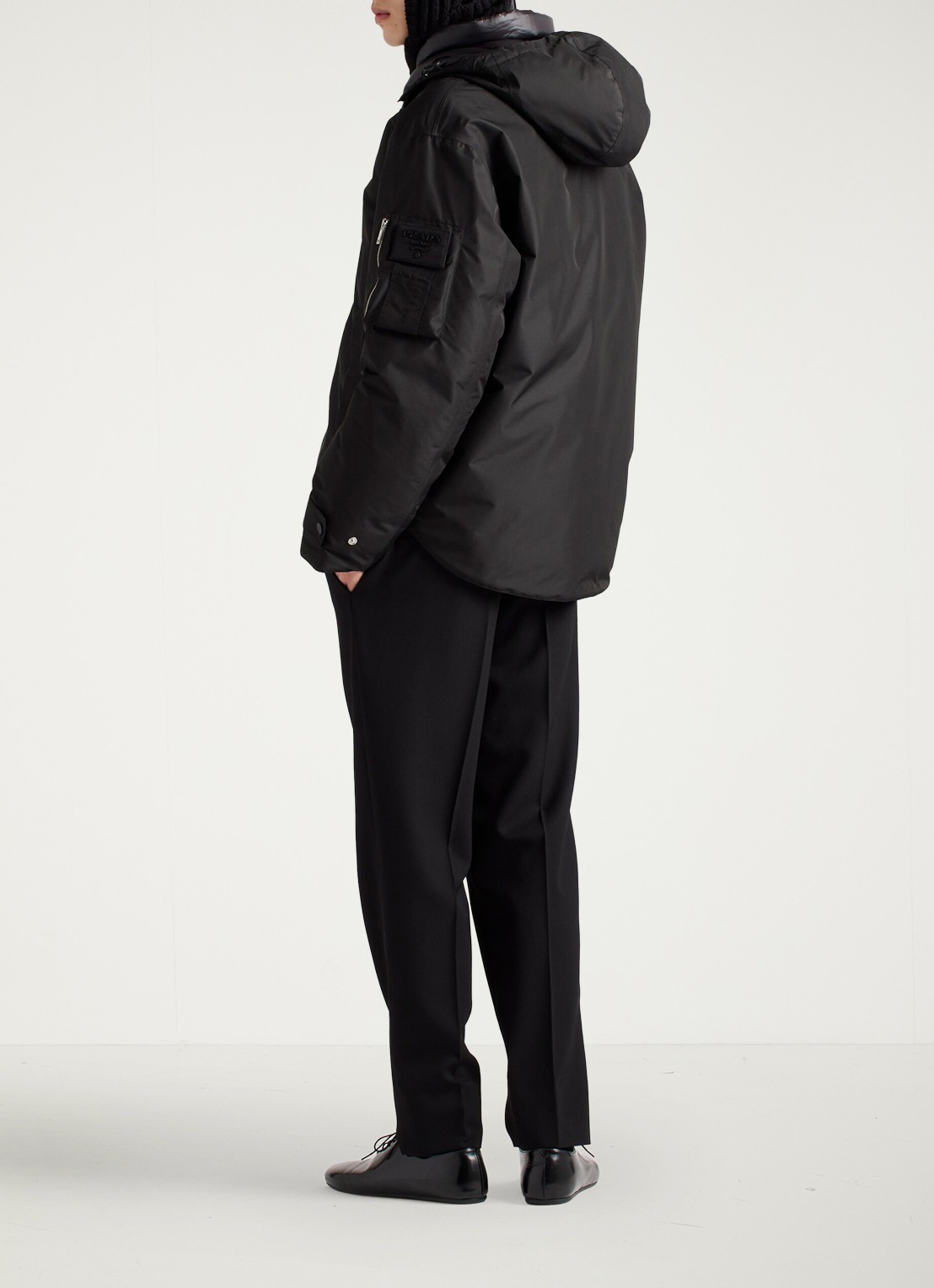 Prada Oversized gewatteerde jas met donsvulling en ritszakken - achterkant 6 zwart