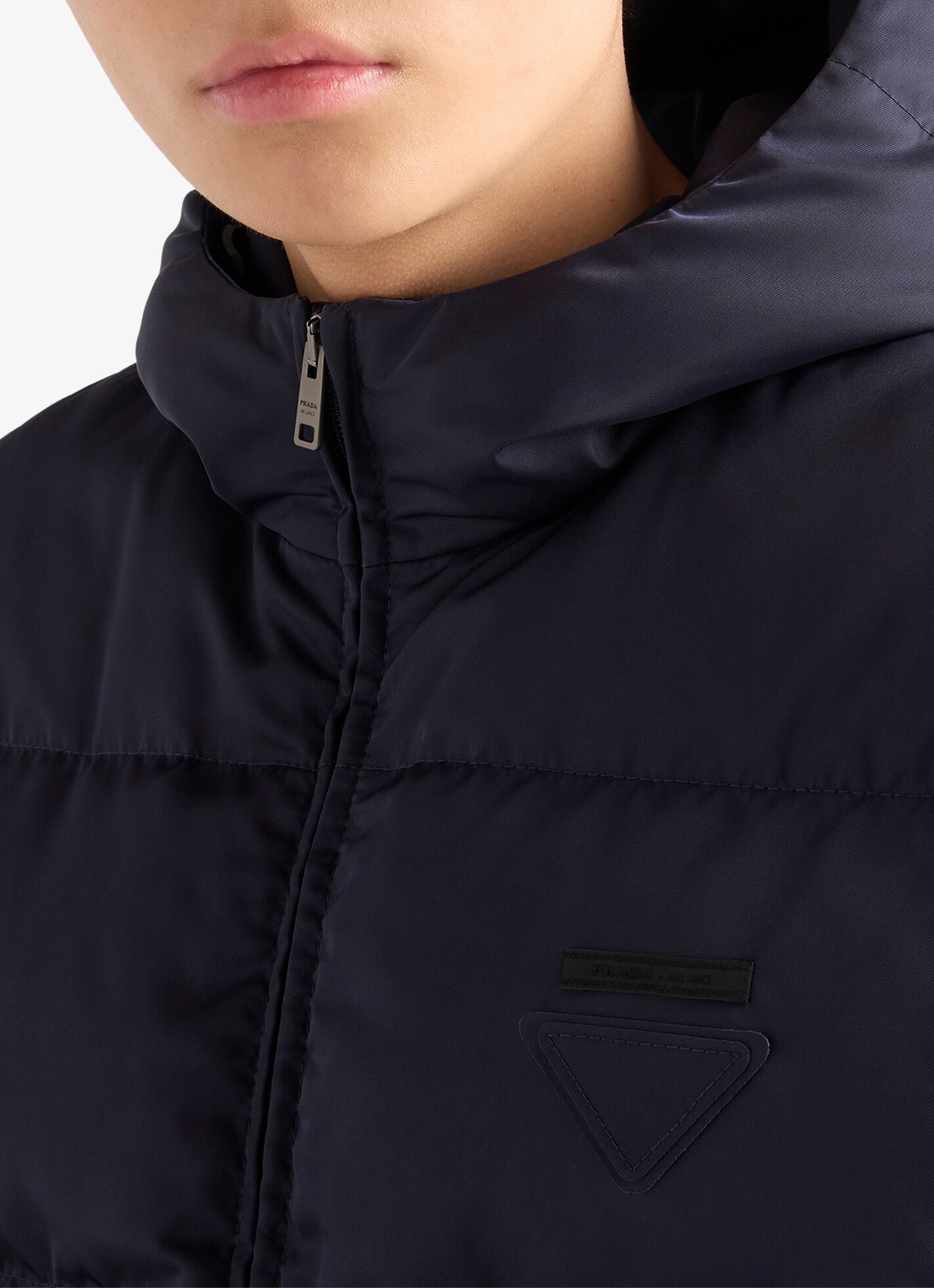 Prada Oversized puffer jack met donsvulling - detail 4 donkerblauw