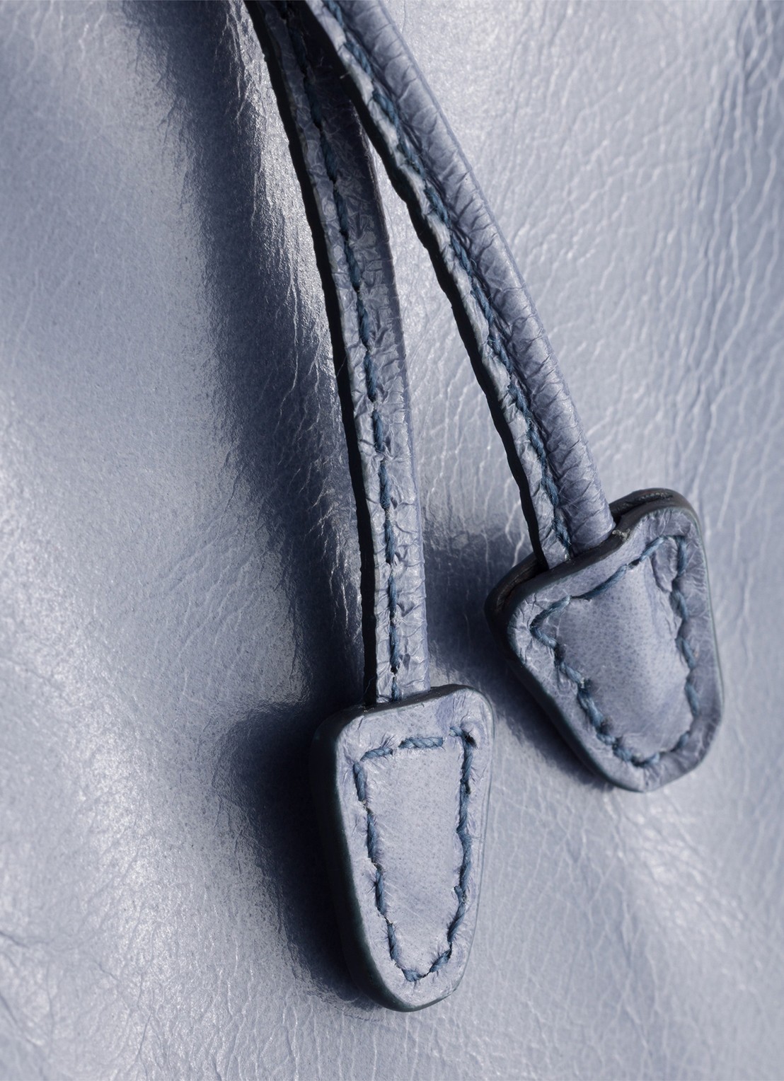 Prada Portemonnee van kalfsleer met logo - detail 4 staalblauw