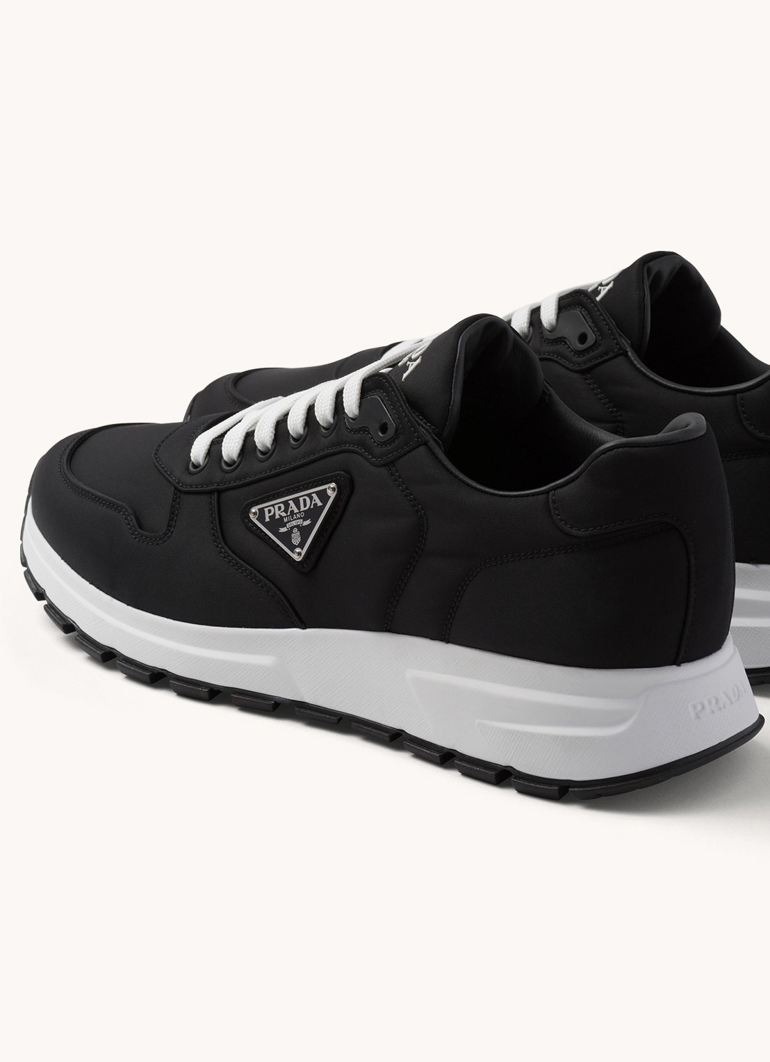 Prada Prax 01 Re-Nylon sneaker met logo - detail 5 zwart