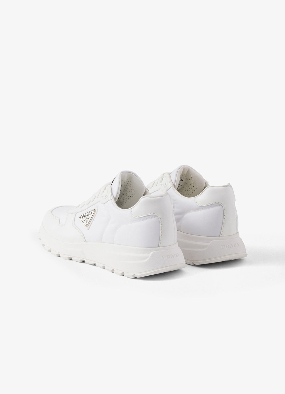 Prada Prax 01 Re-Nylon sneakers met leren details en logo - achterkant wit