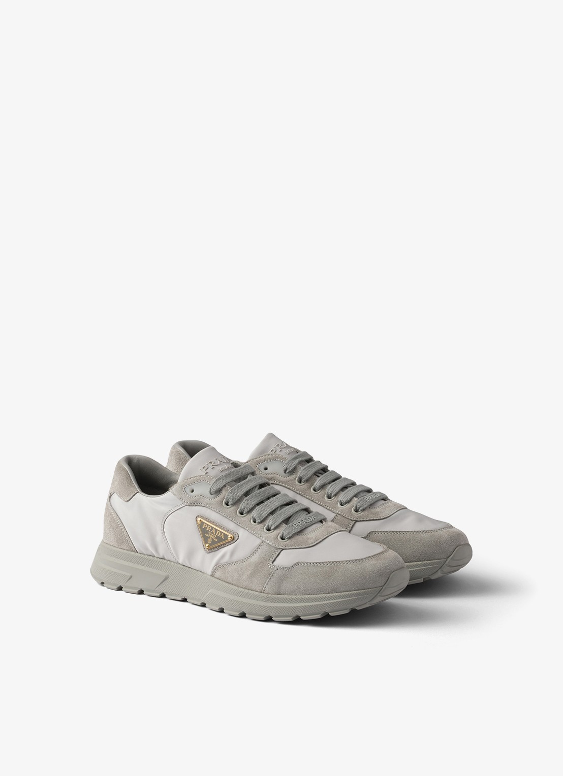 Prada Prax 2.0 Re-Nylon sneaker met suède details - voorkant 2 grijs