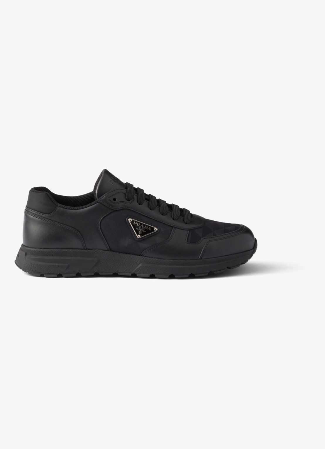 Prada Prax 2.0 Re-Nylon sneaker van kalfsleer - voorkant zwart