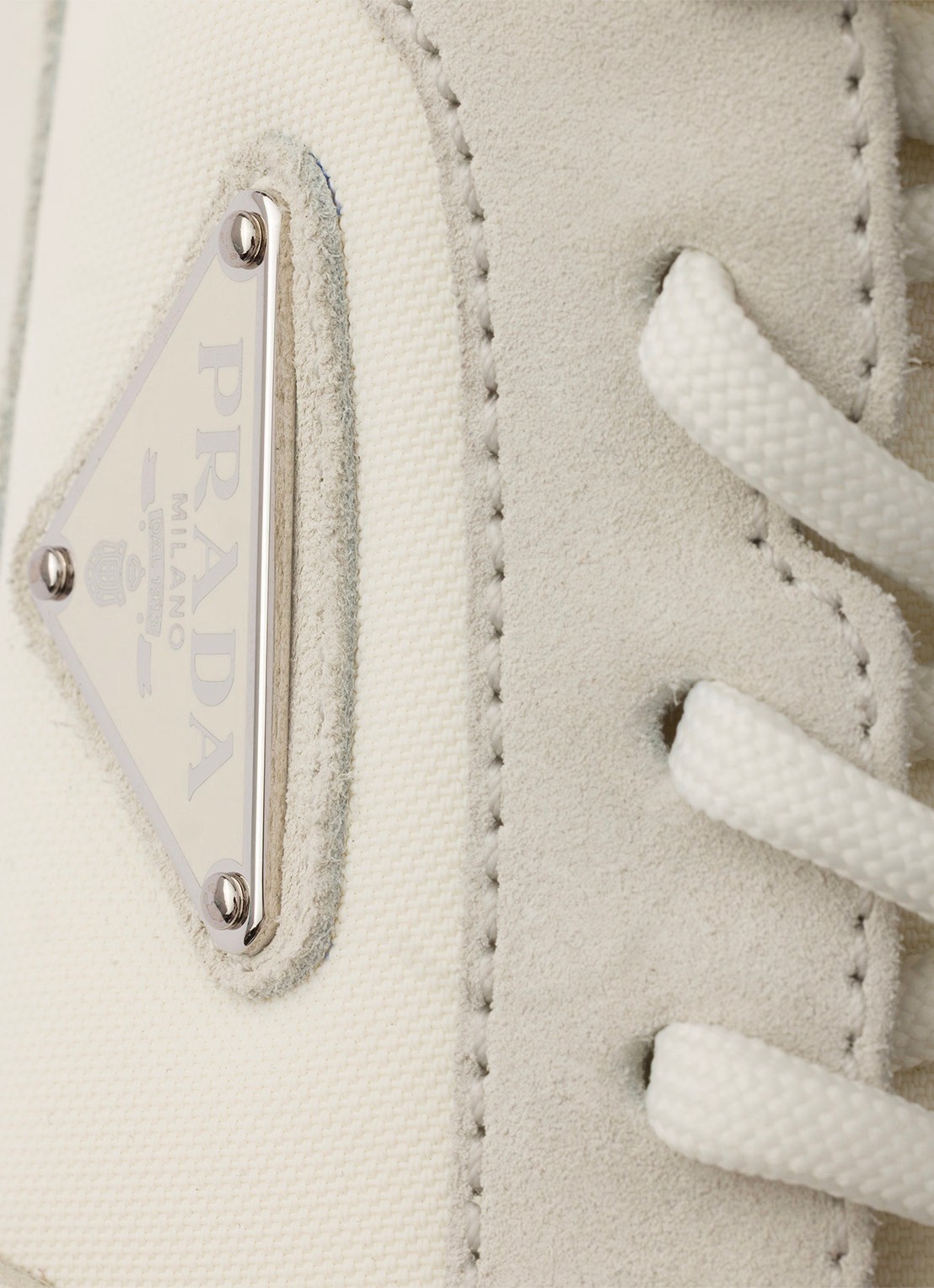 Prada Prax Re-Nylon sneaker met kalfssuède details - detail 6 gebroken wit