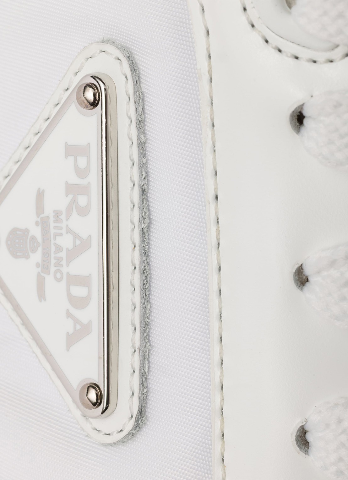 Prada Prax Re-Nylon sneaker met leren details - detail 3 wit