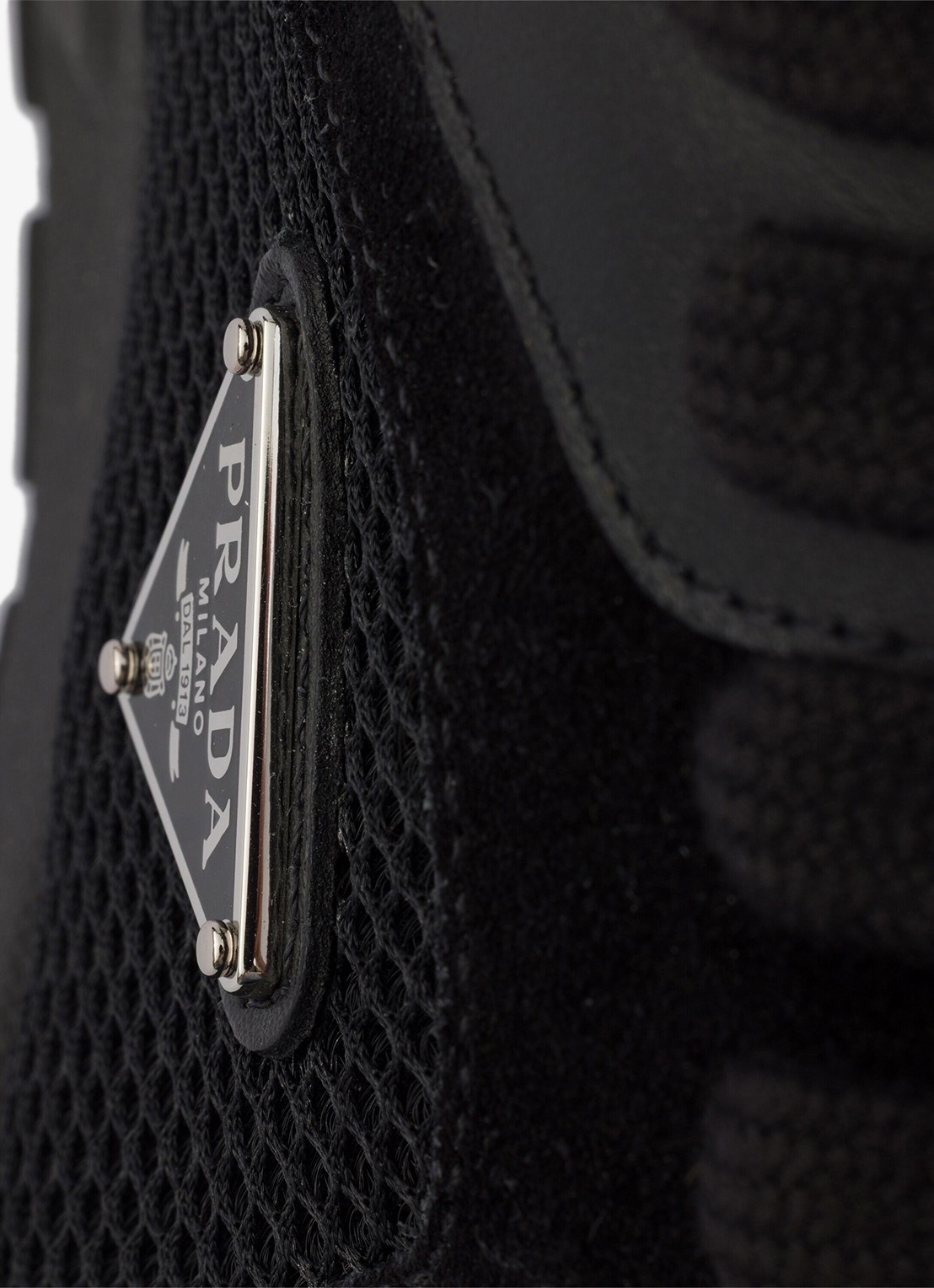Prada Prax sneaker van leer met mesh details - detail 3 zwart