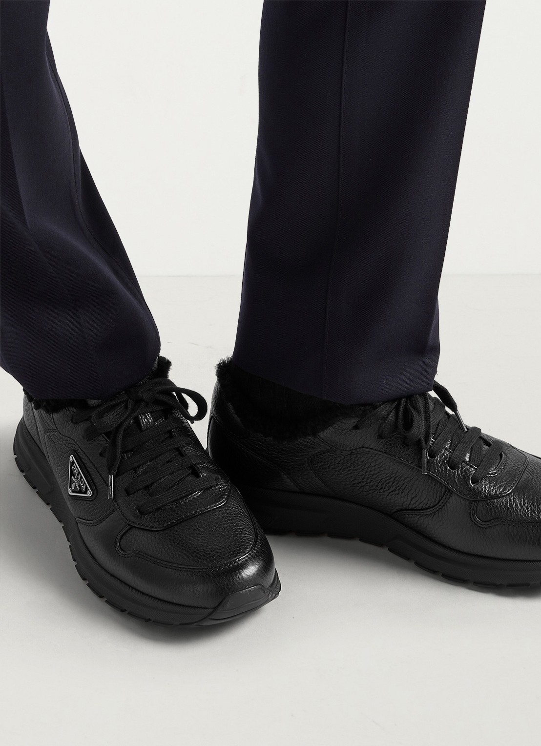 Prada Prax sneaker van leer met schapenvacht - detail 5 zwart