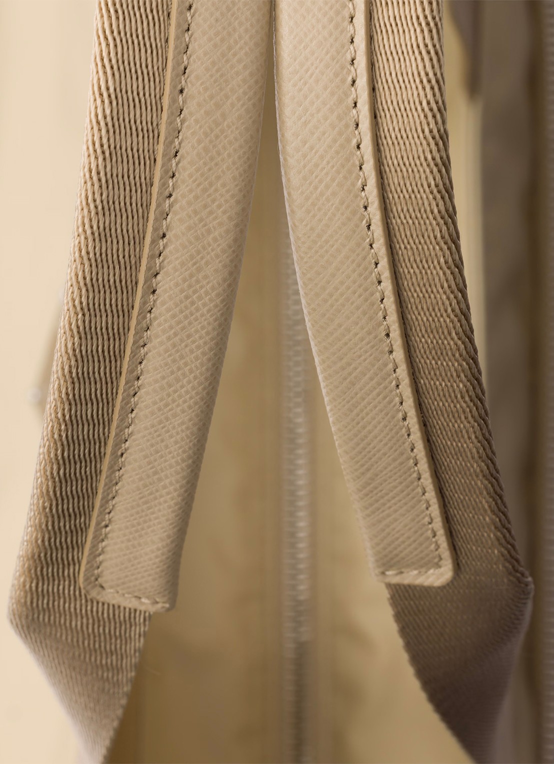 Prada Re-Nylon Baby schoudertas met afneembare schouderriem - detail 2 beige