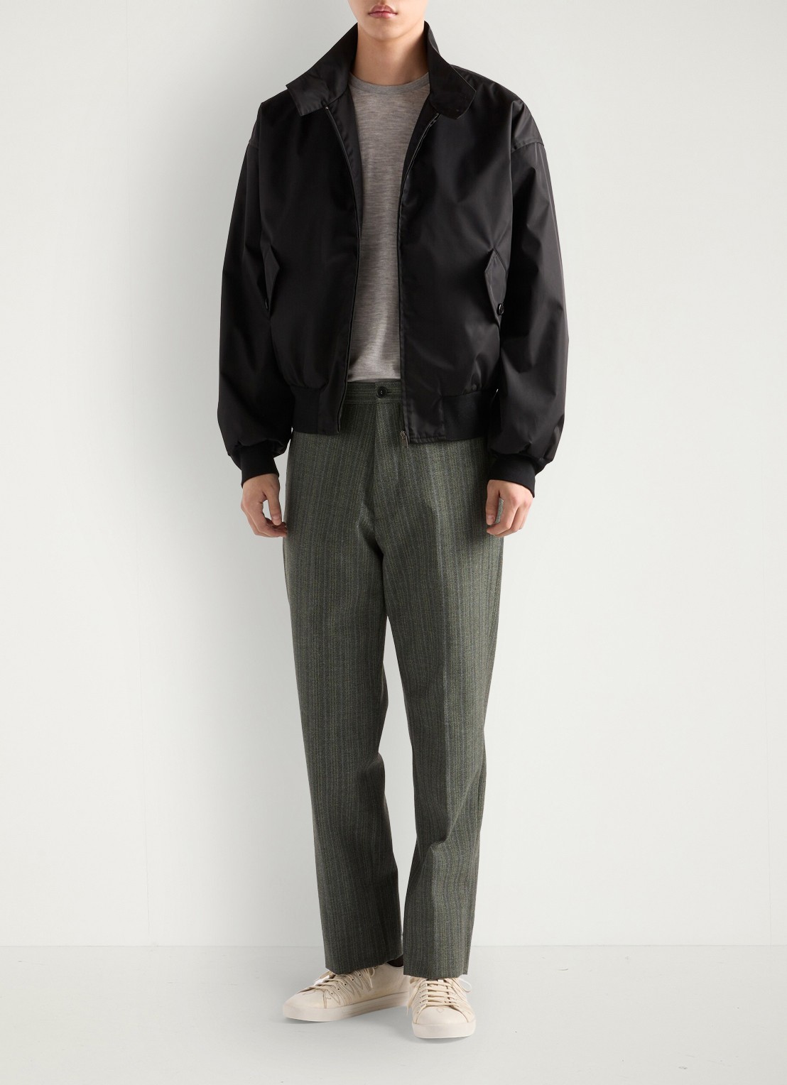 Prada Re-Nylon bomberjack met klepzakken - voorkant 3 zwart
