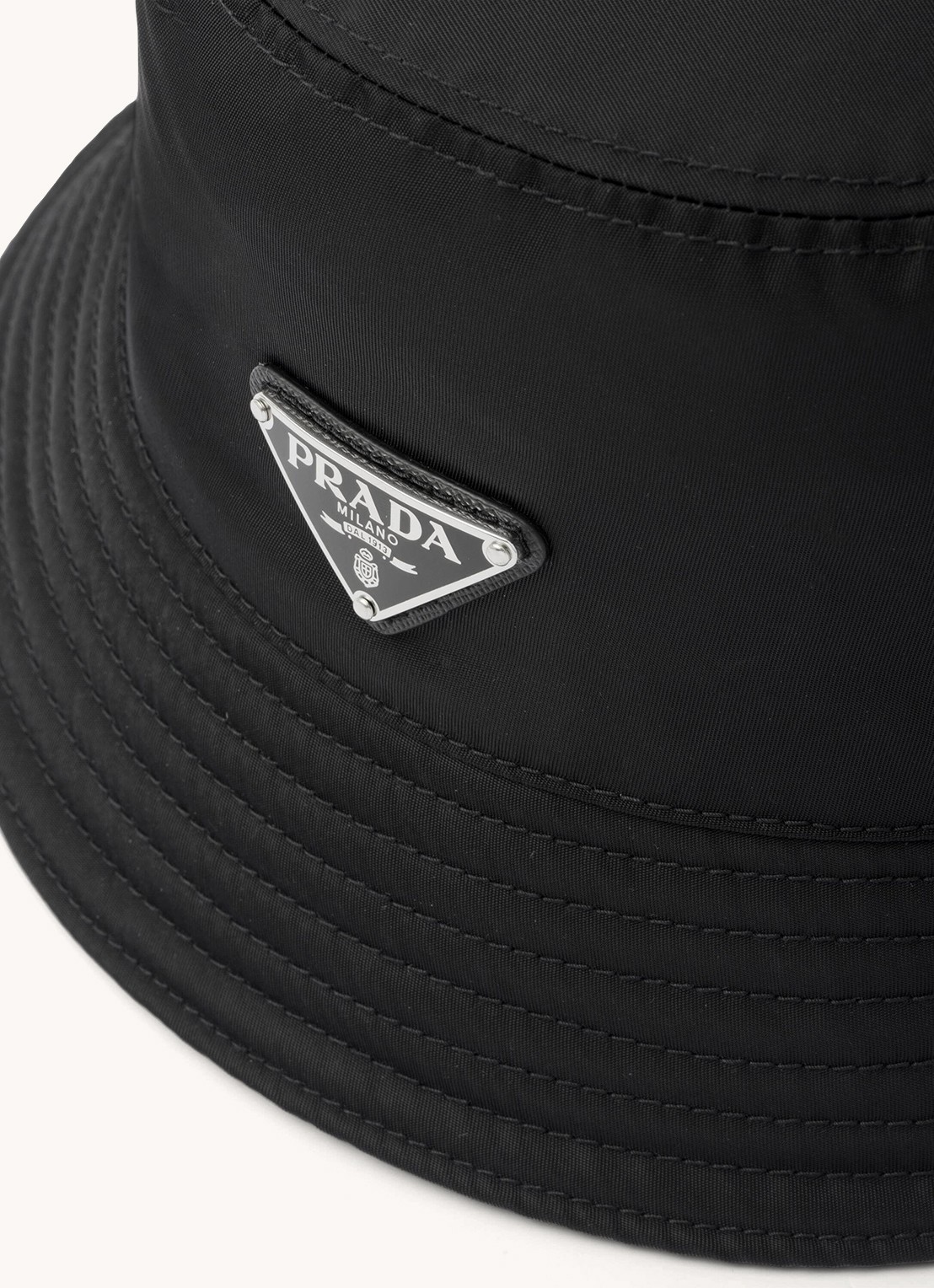 Prada Re-Nylon bucket hoed met logo - detail 2 zwart