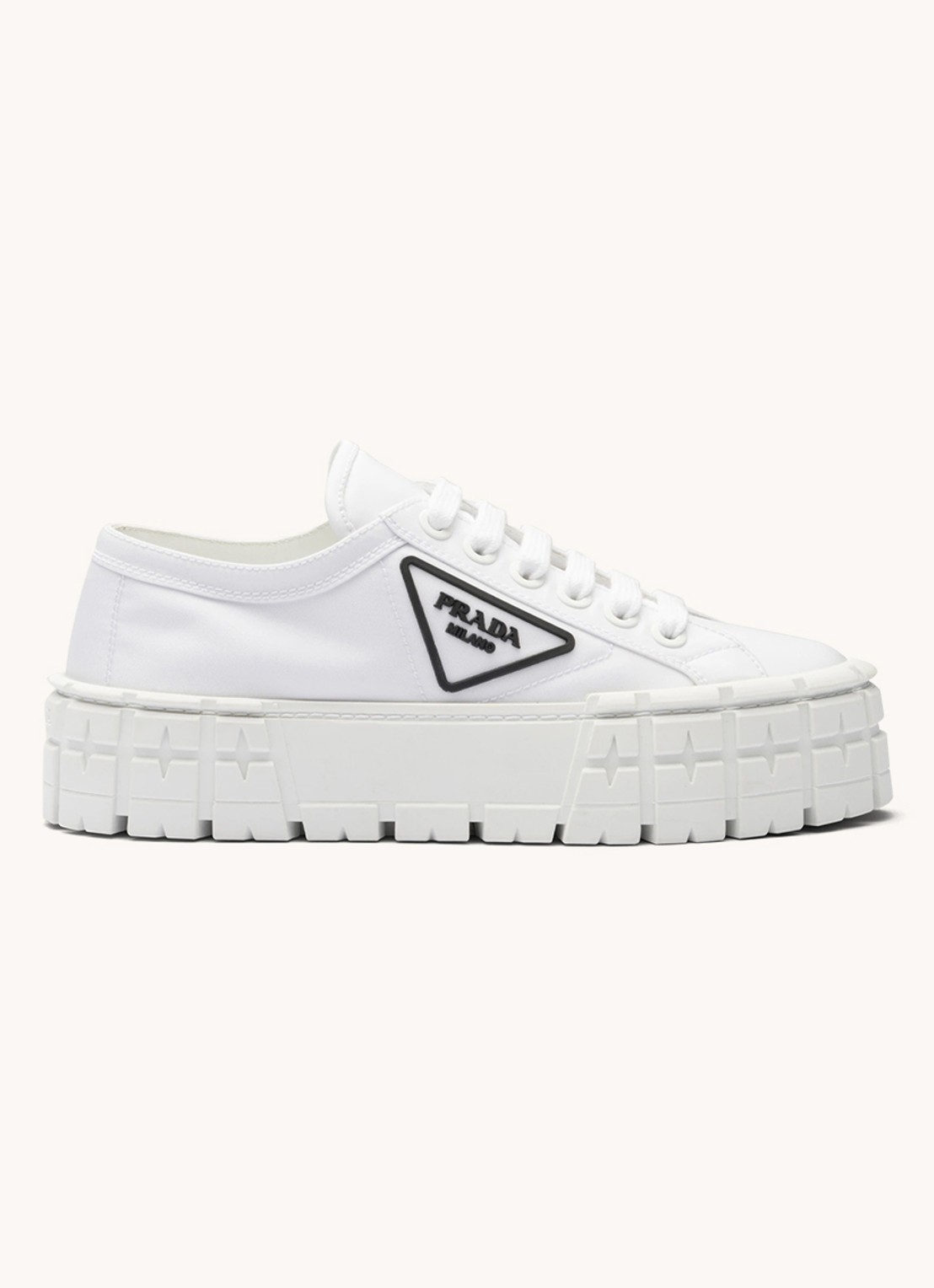 Prada Re-Nylon Double Wheel sneaker met logo en plateauzool - voorkant 3 wit