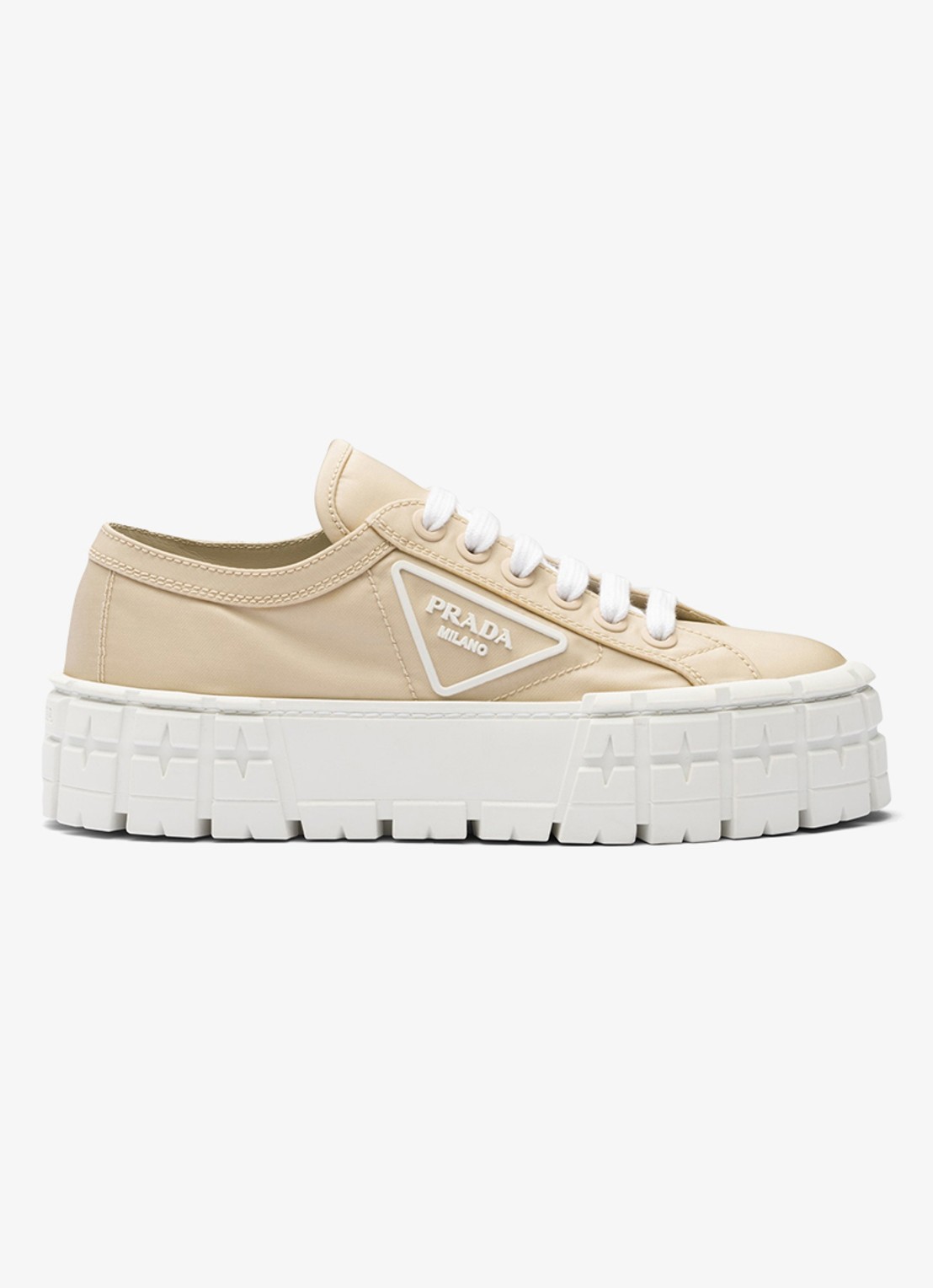 Prada Re-Nylon Double Wheel sneaker met logo en plateauzool - voorkant 9 donkerbeige